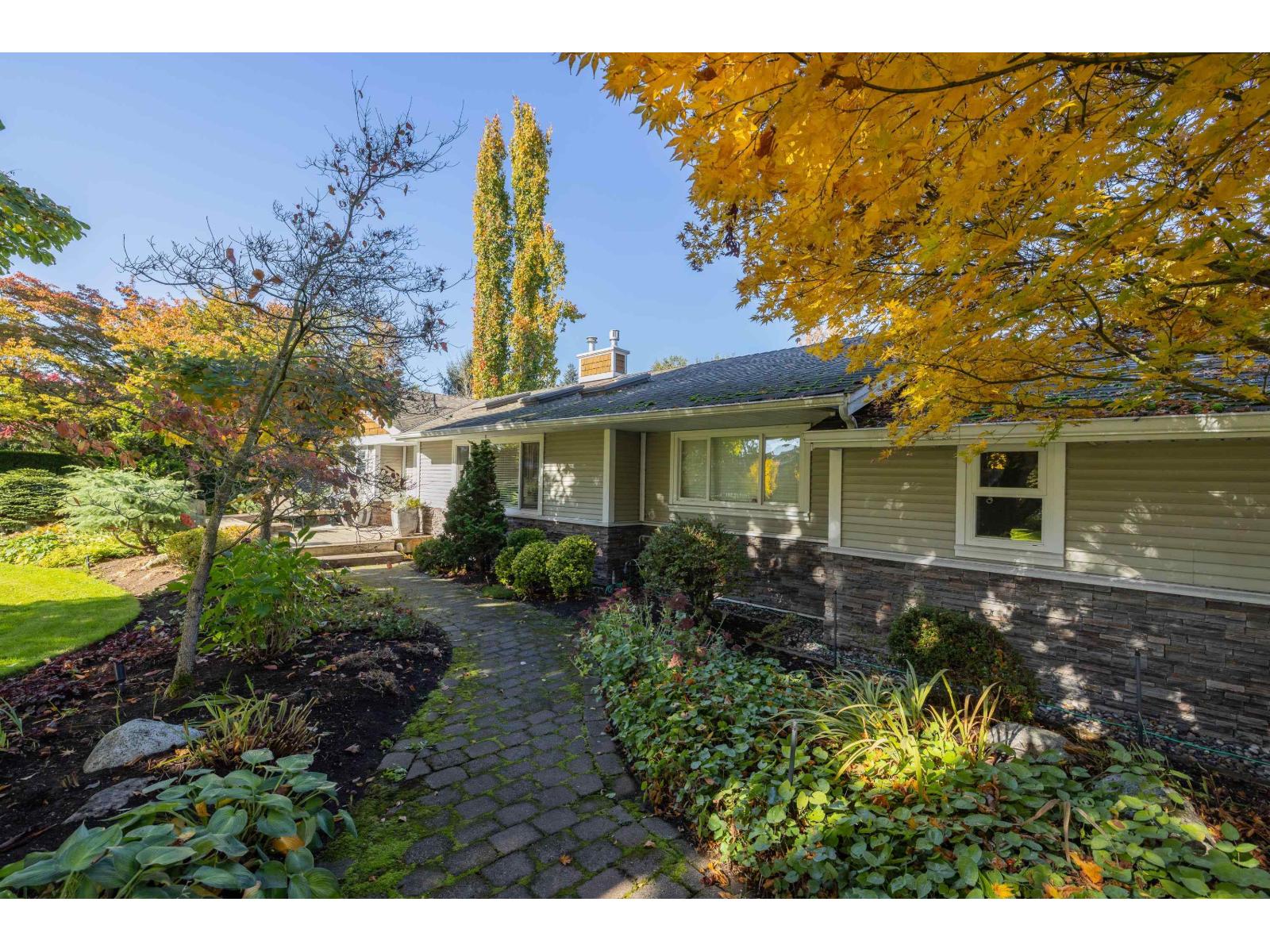 23293 34a Avenue Property Photo 3