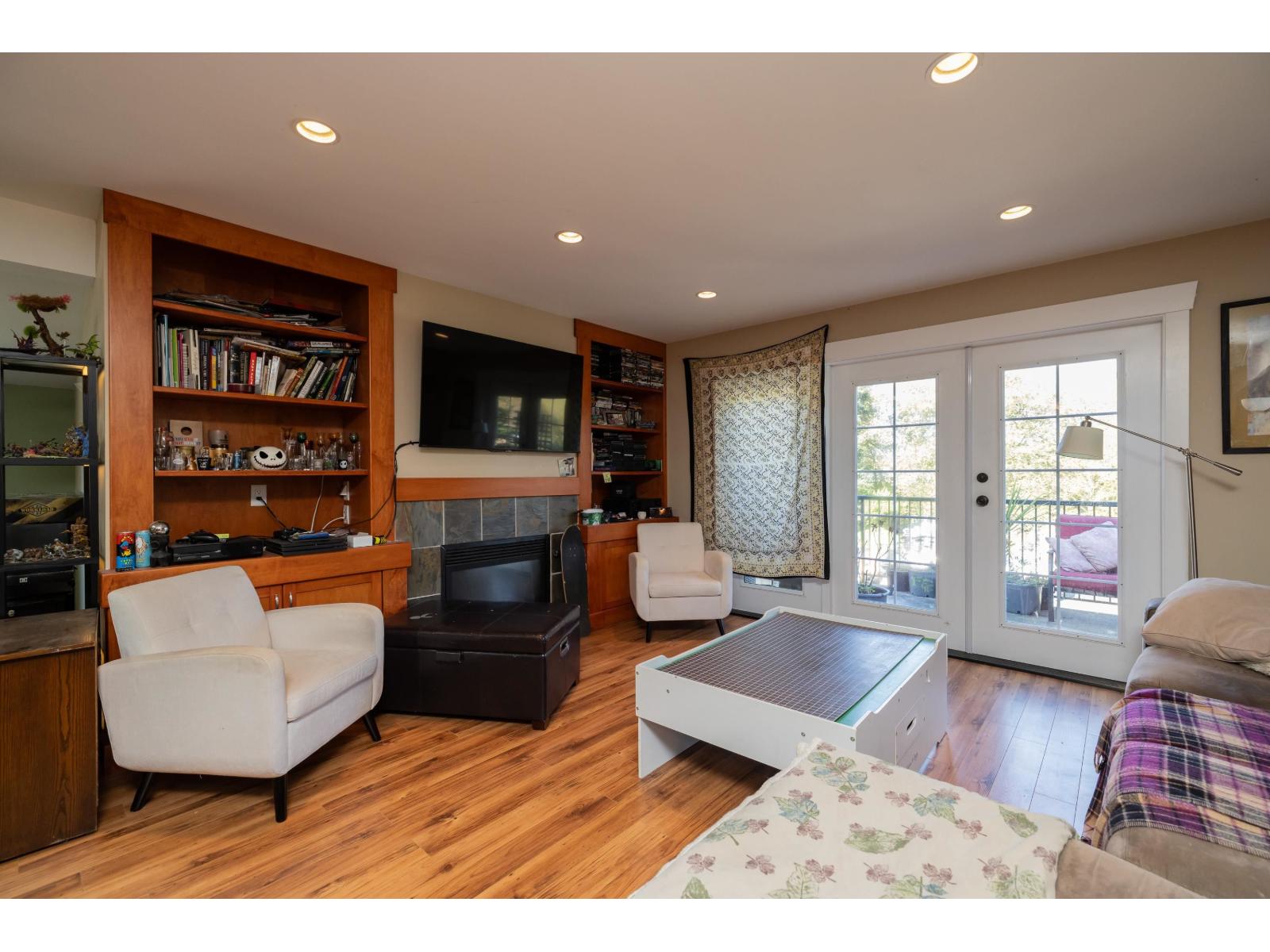 23293 34a Avenue Property Photo 23