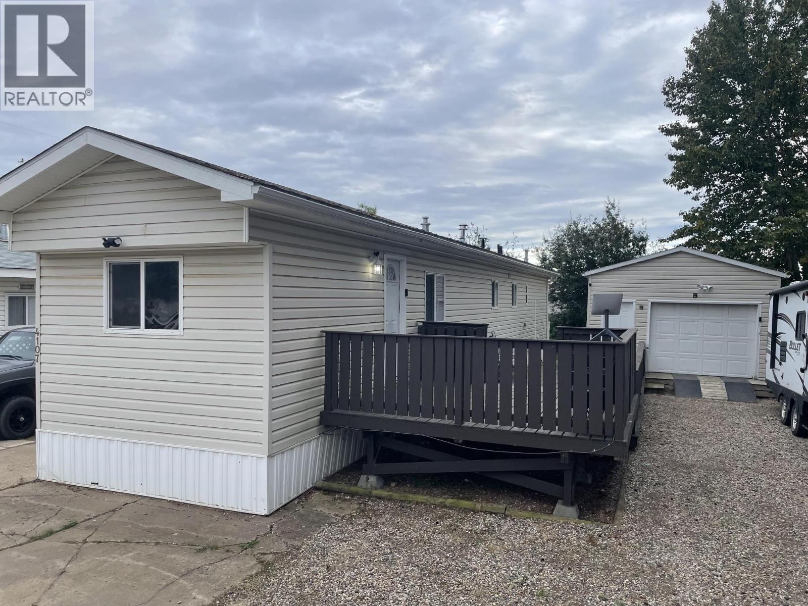 4107 E 53 AVENUE Property Photo 1
