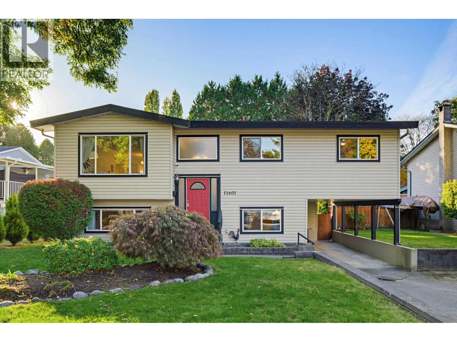 11601 211 Street Property Photo 1