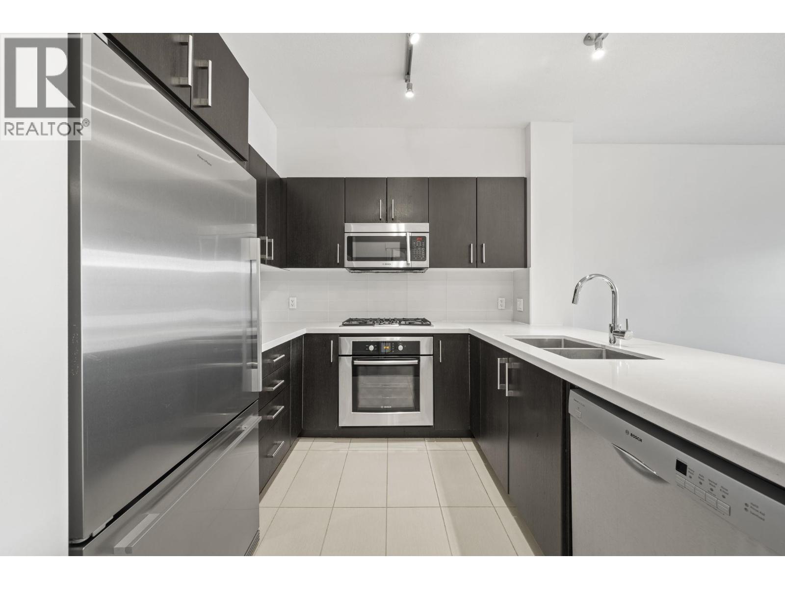 408 3133 Riverwalk Avenue Property Photo 7