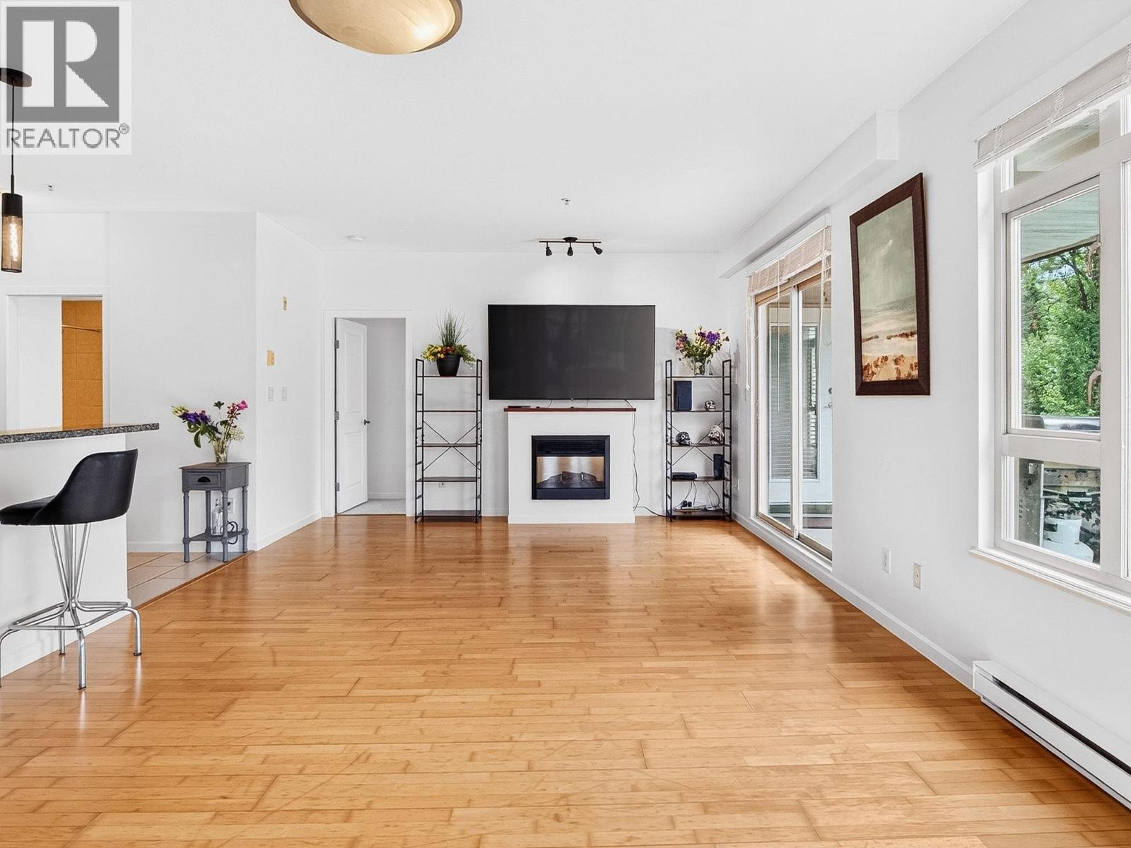 304 100 Capilano Road Property Photo 3