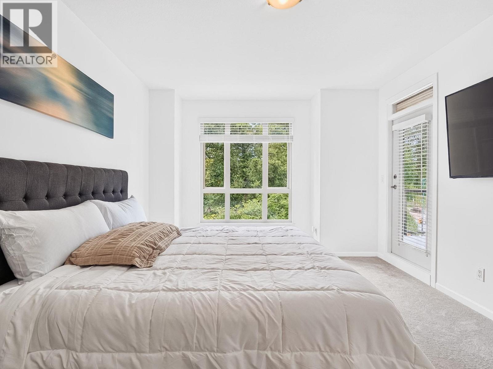 304 100 Capilano Road Property Photo 11