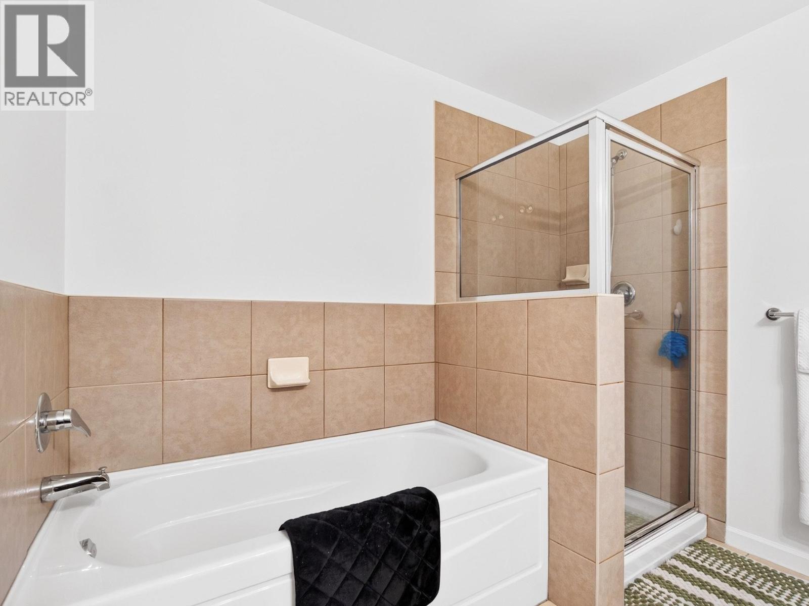 304 100 Capilano Road Property Photo 15