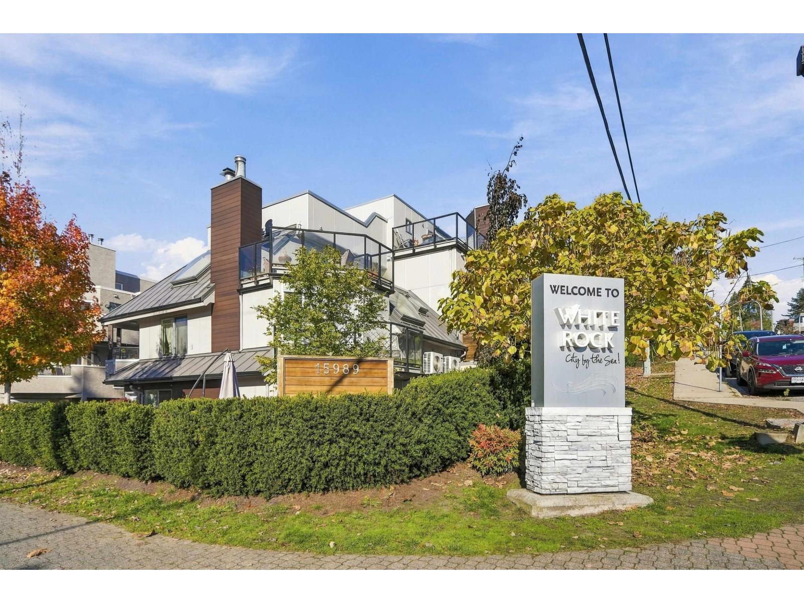 9 15989 Marine Drive Property Photo 1