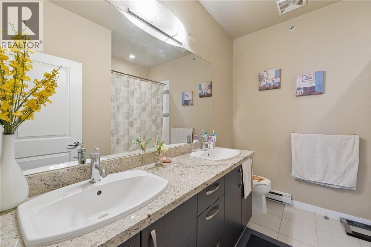 427 9288 Odlin Road Property Photo 15