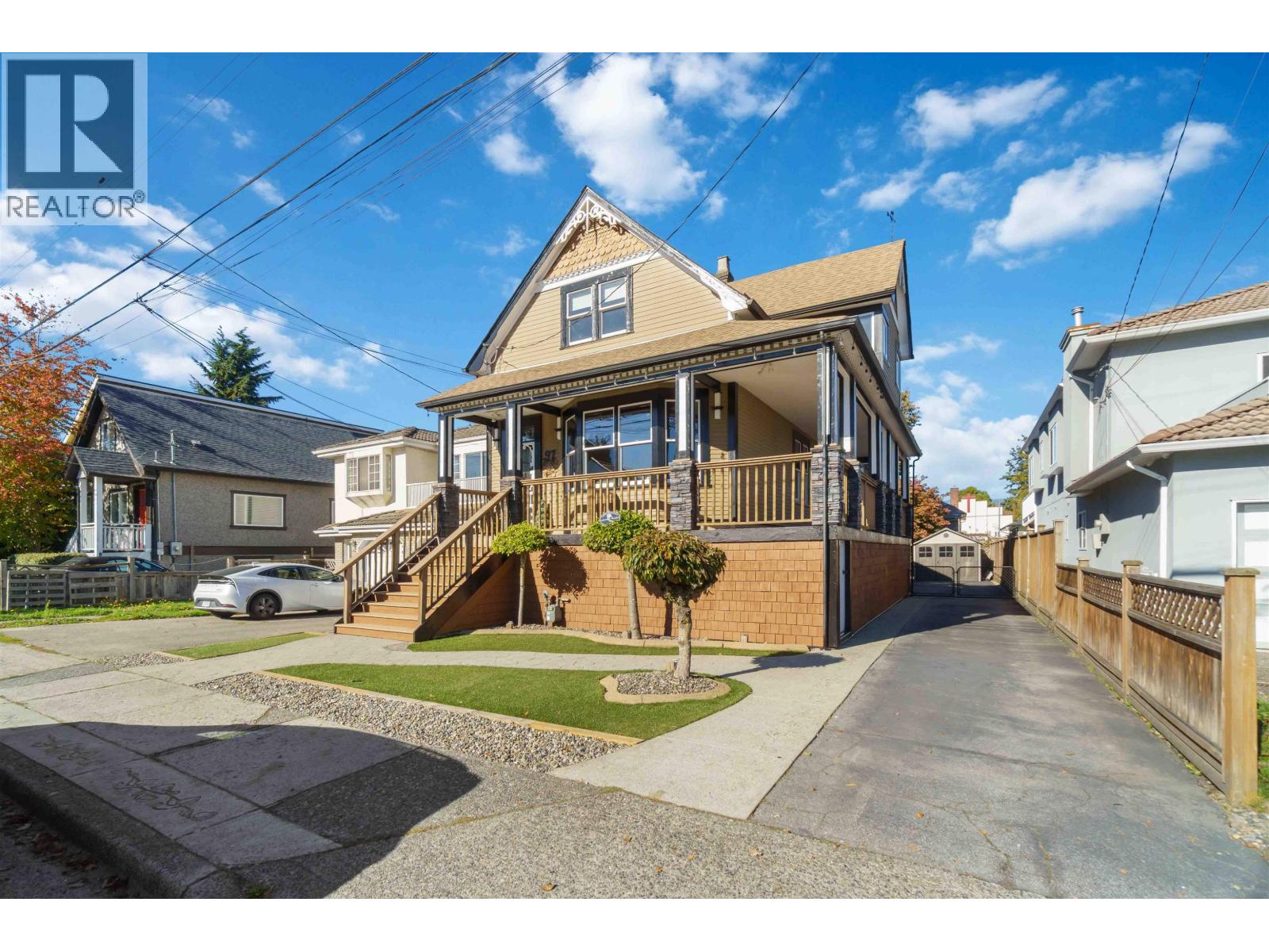 97 E King Edward Avenue Property Photo 2