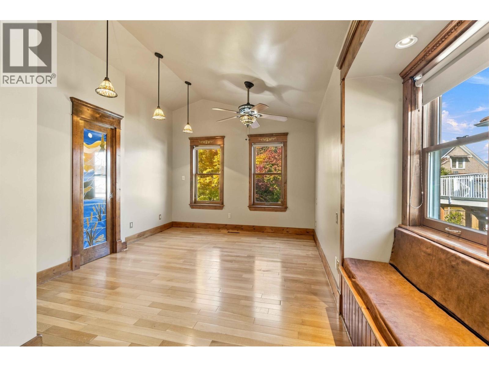 97 E King Edward Avenue Property Photo 14