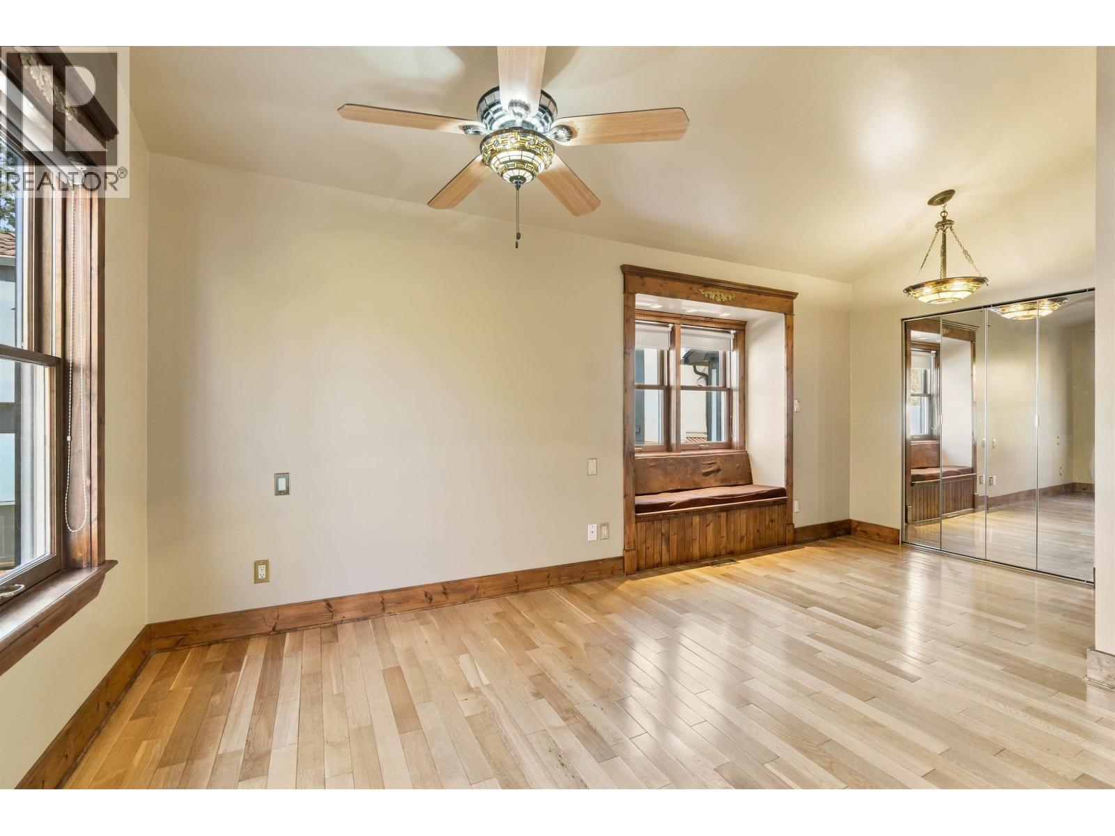 97 E King Edward Avenue Property Photo 16