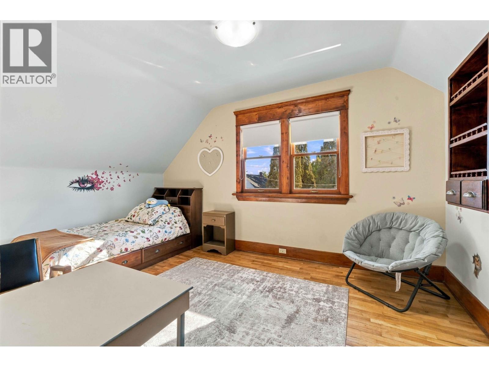 97 E King Edward Avenue Property Photo 19