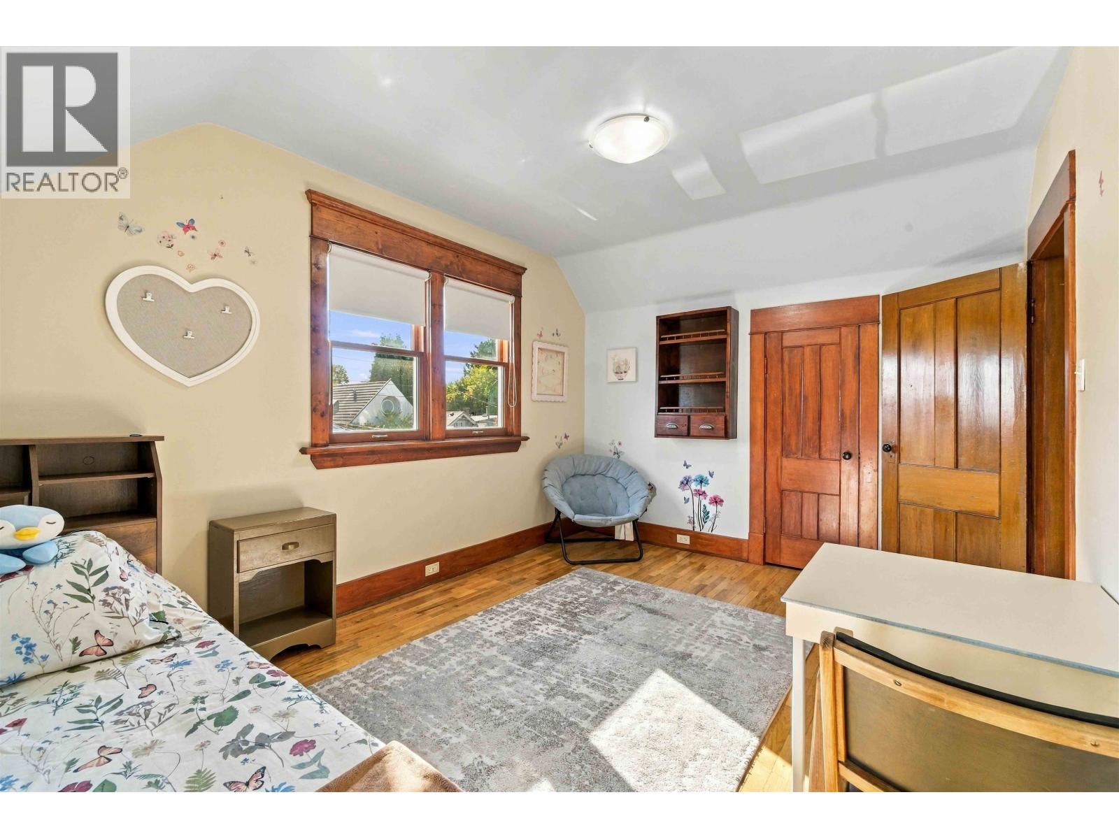 97 E King Edward Avenue Property Photo 20