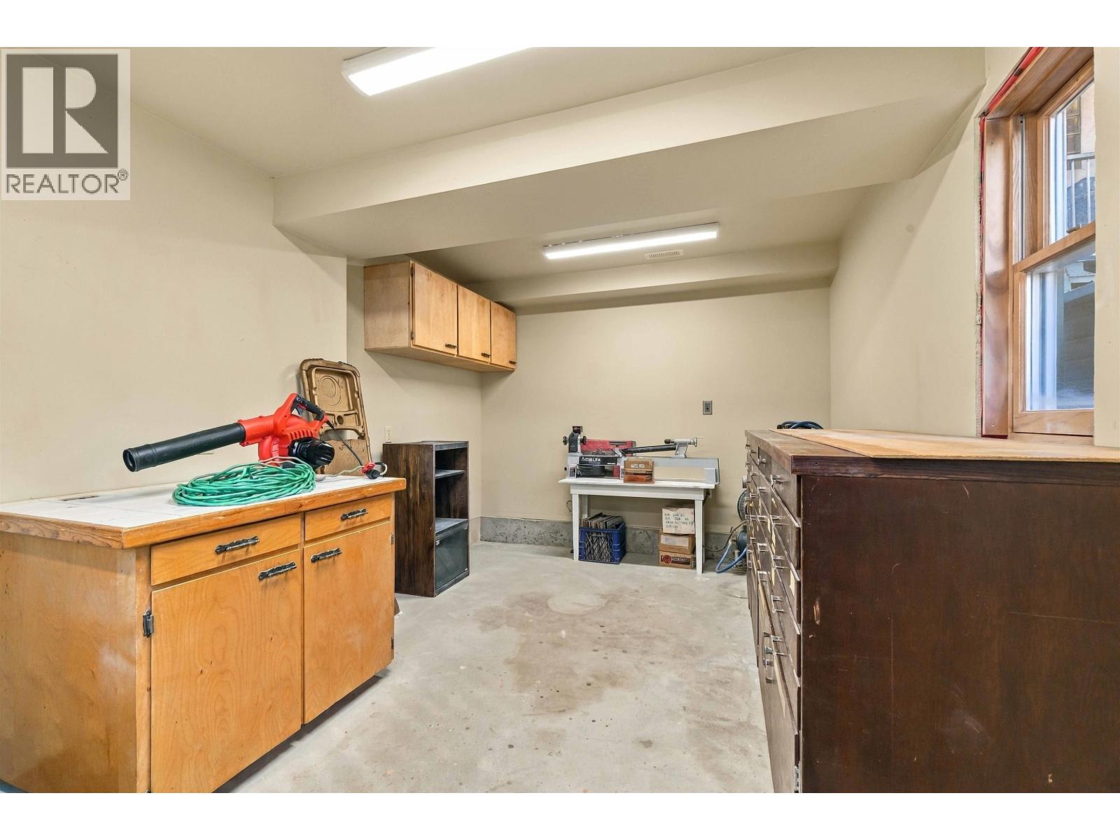 97 E King Edward Avenue Property Photo 29