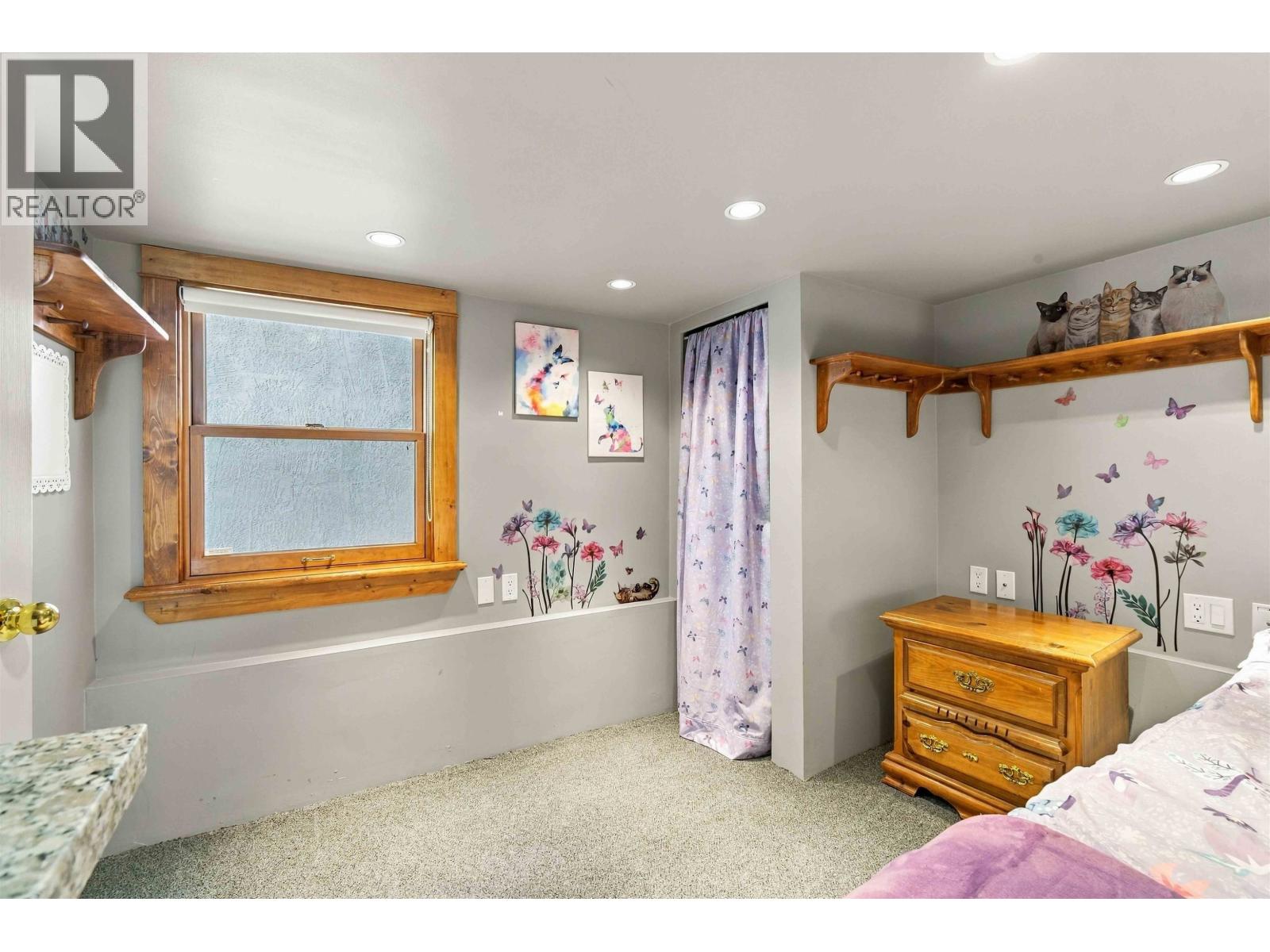 97 E King Edward Avenue Property Photo 31