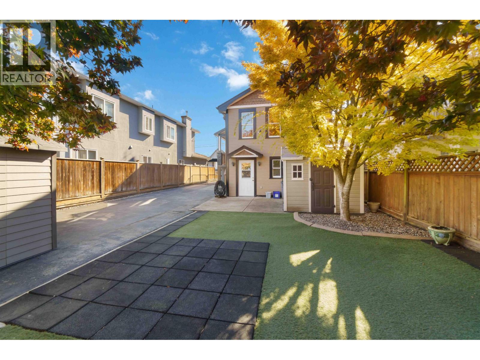 97 E King Edward Avenue Property Photo 38