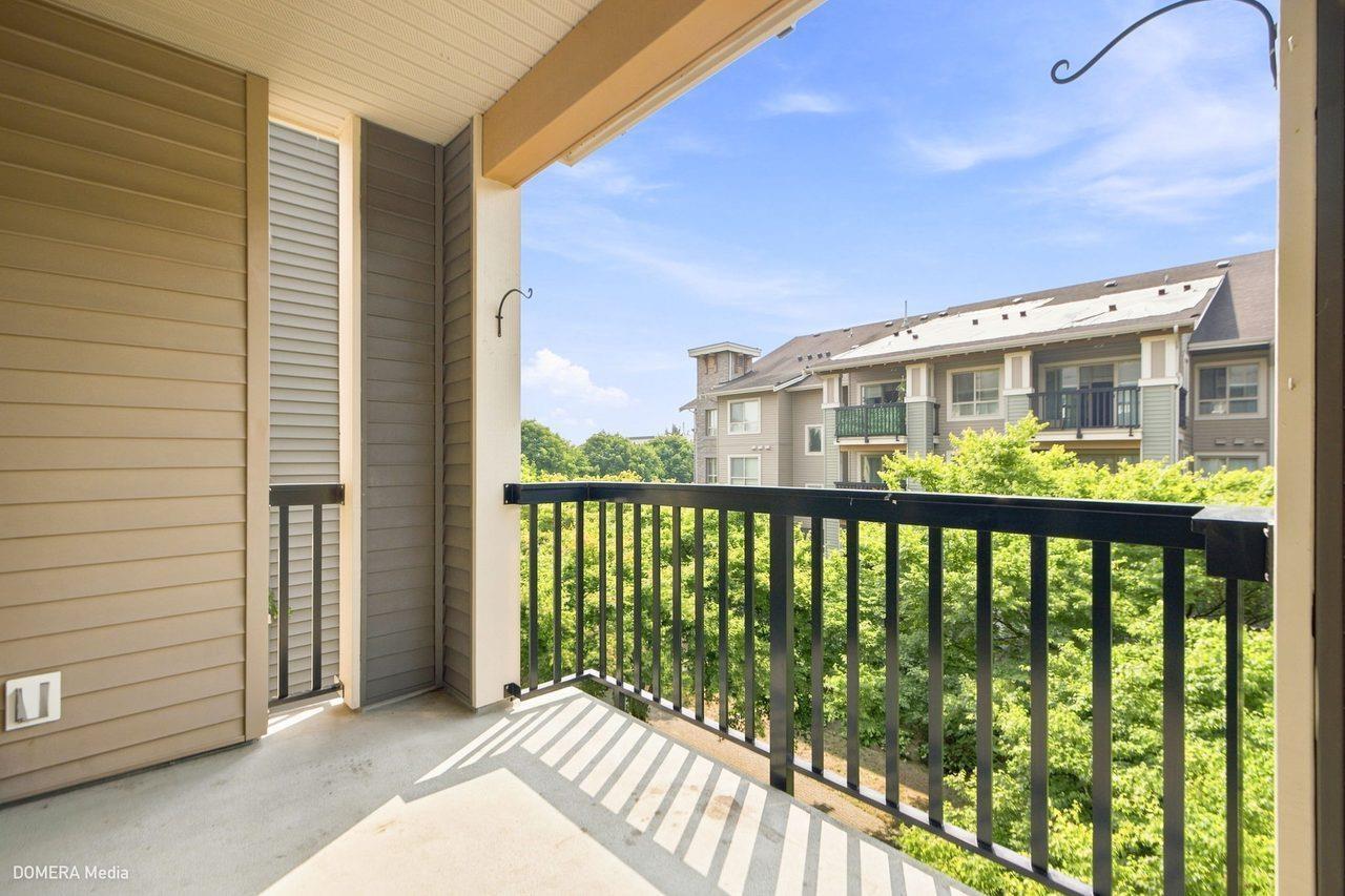 305 5655 210a Street Property Photo 24