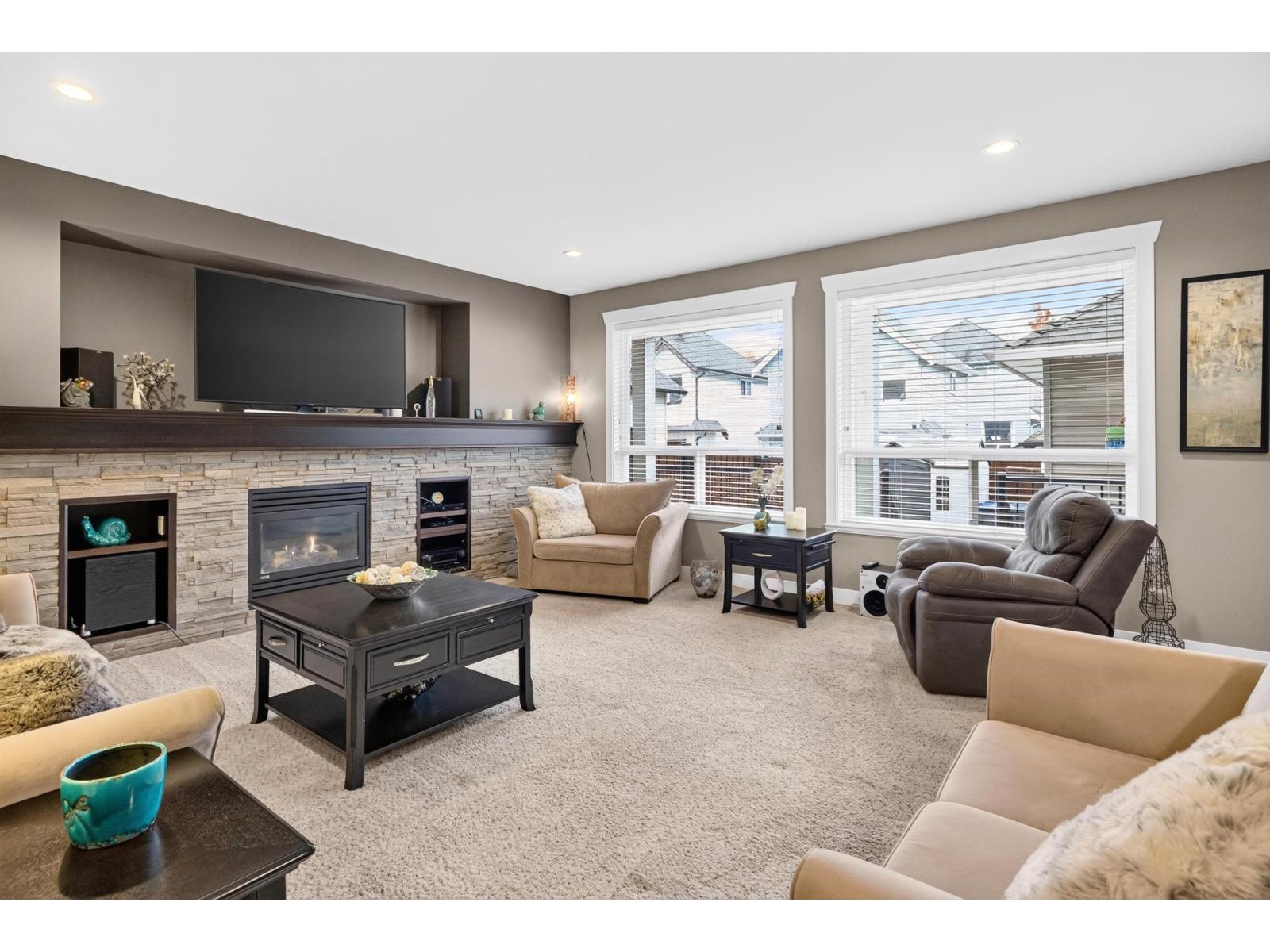 6970 195a Street Property Photo 5