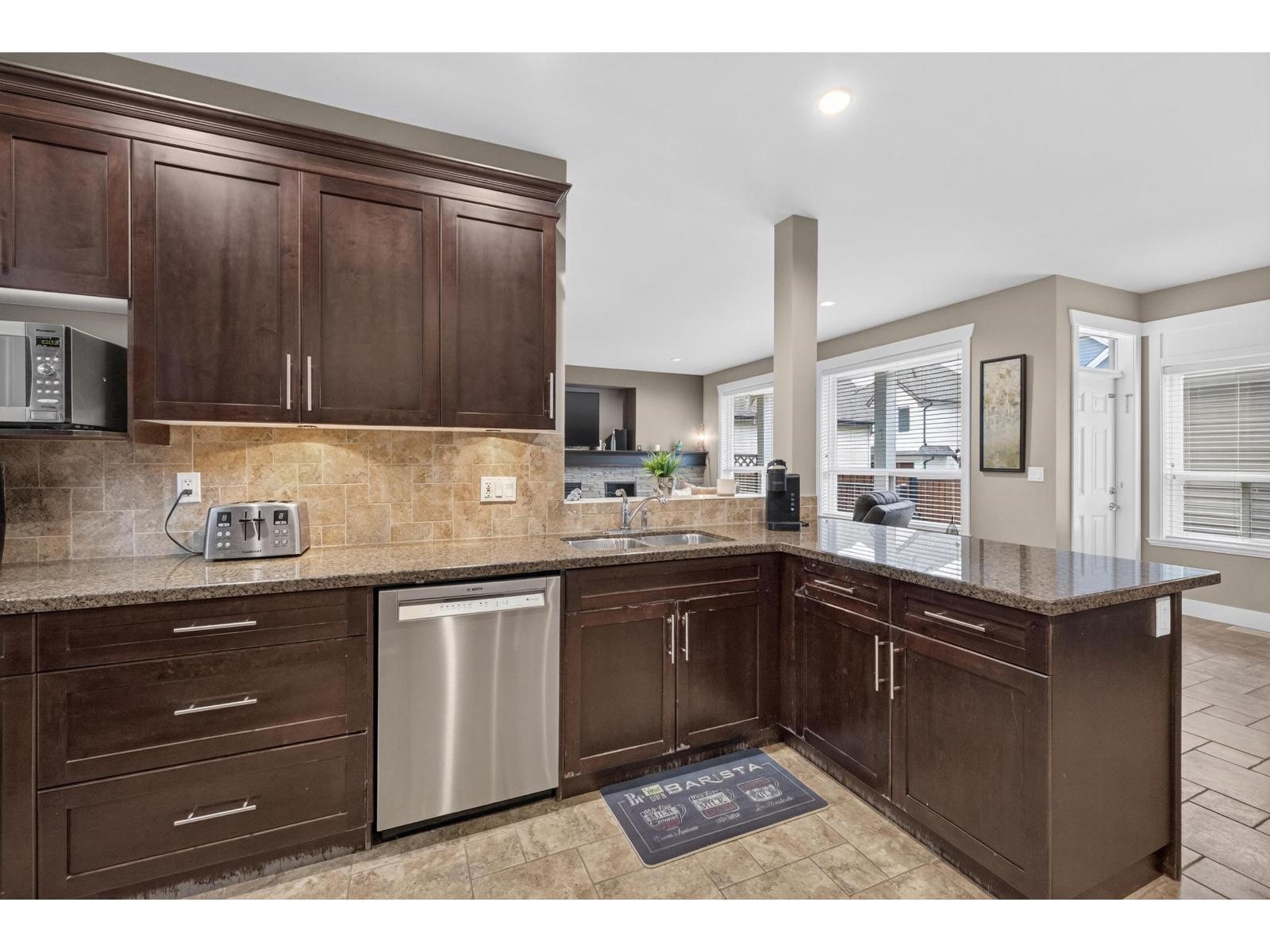 6970 195a Street Property Photo 10