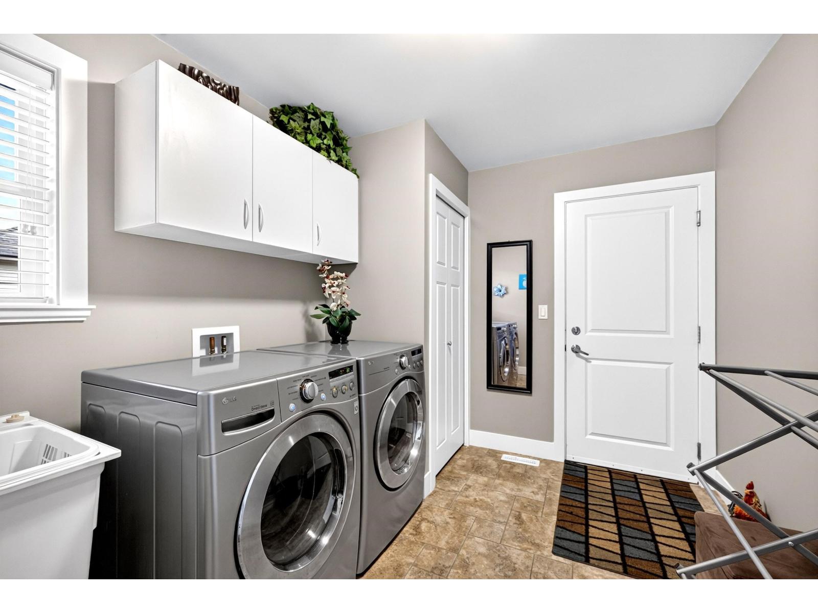 6970 195a Street Property Photo 17