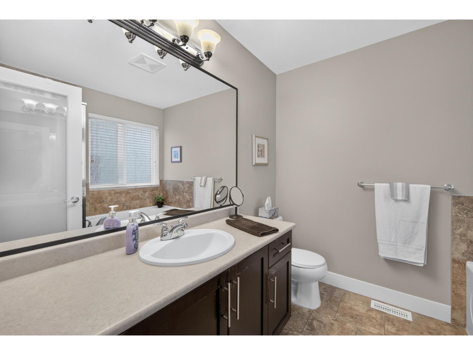 6970 195a Street Property Photo 20