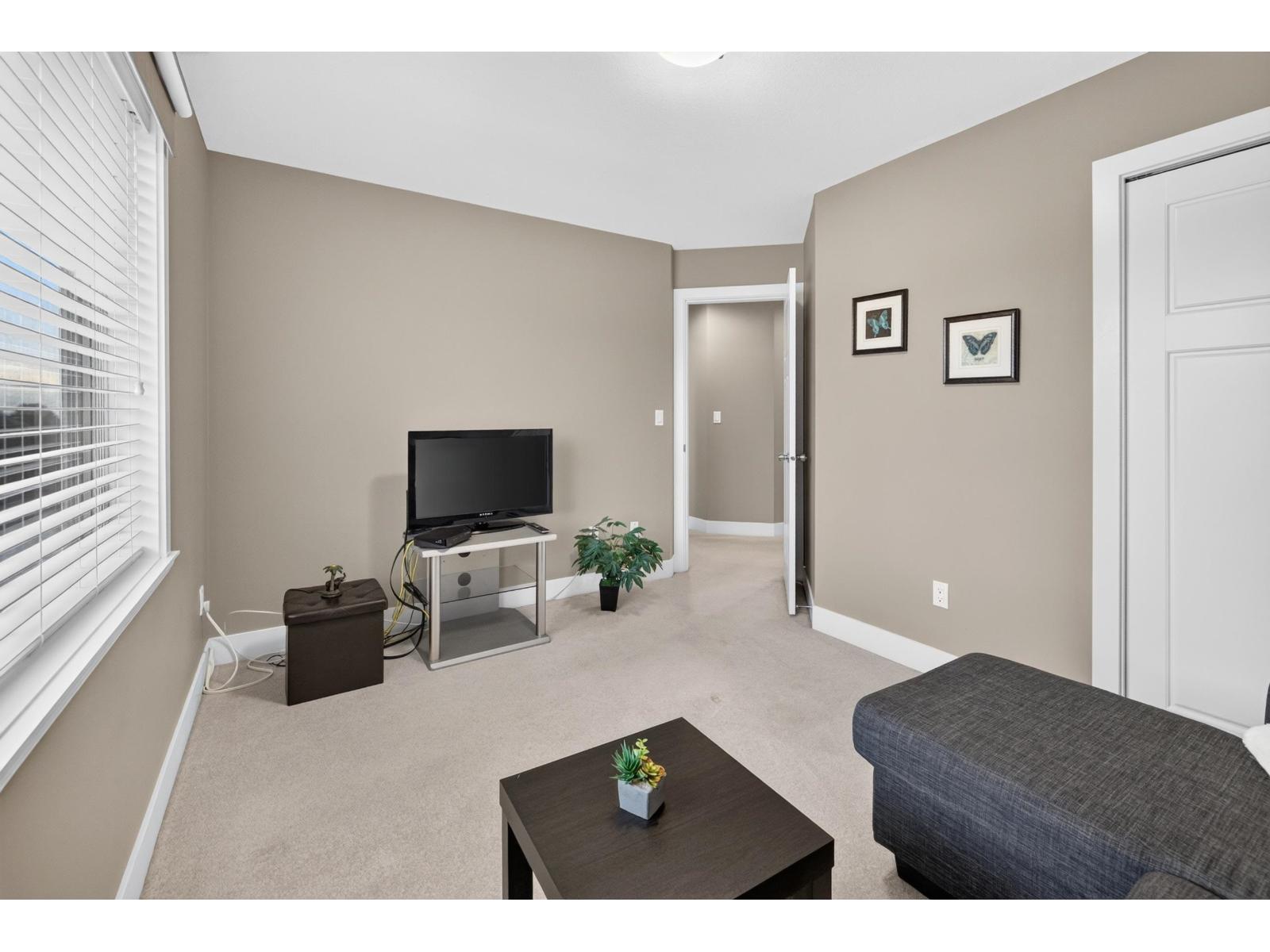 6970 195a Street Property Photo 24