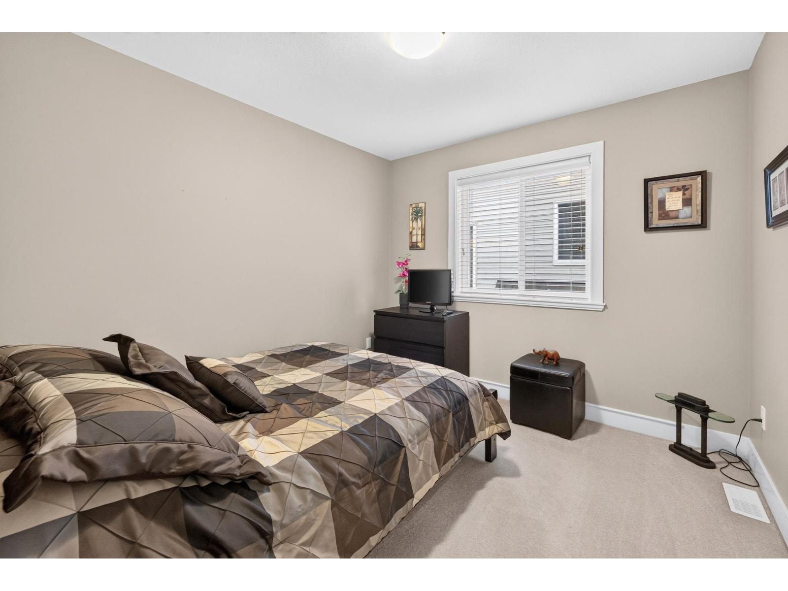 6970 195a Street Property Photo 25