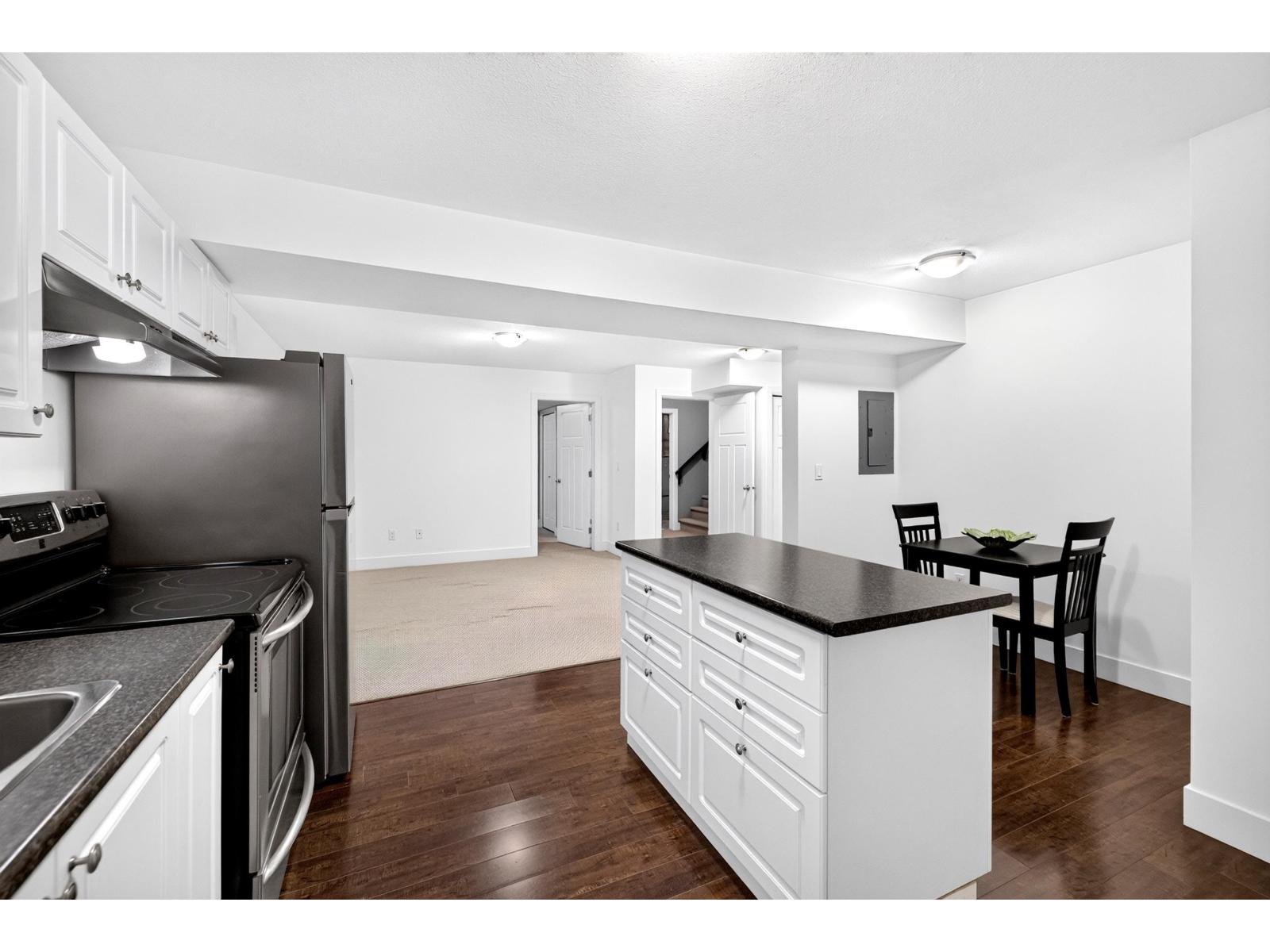 6970 195a Street Property Photo 29