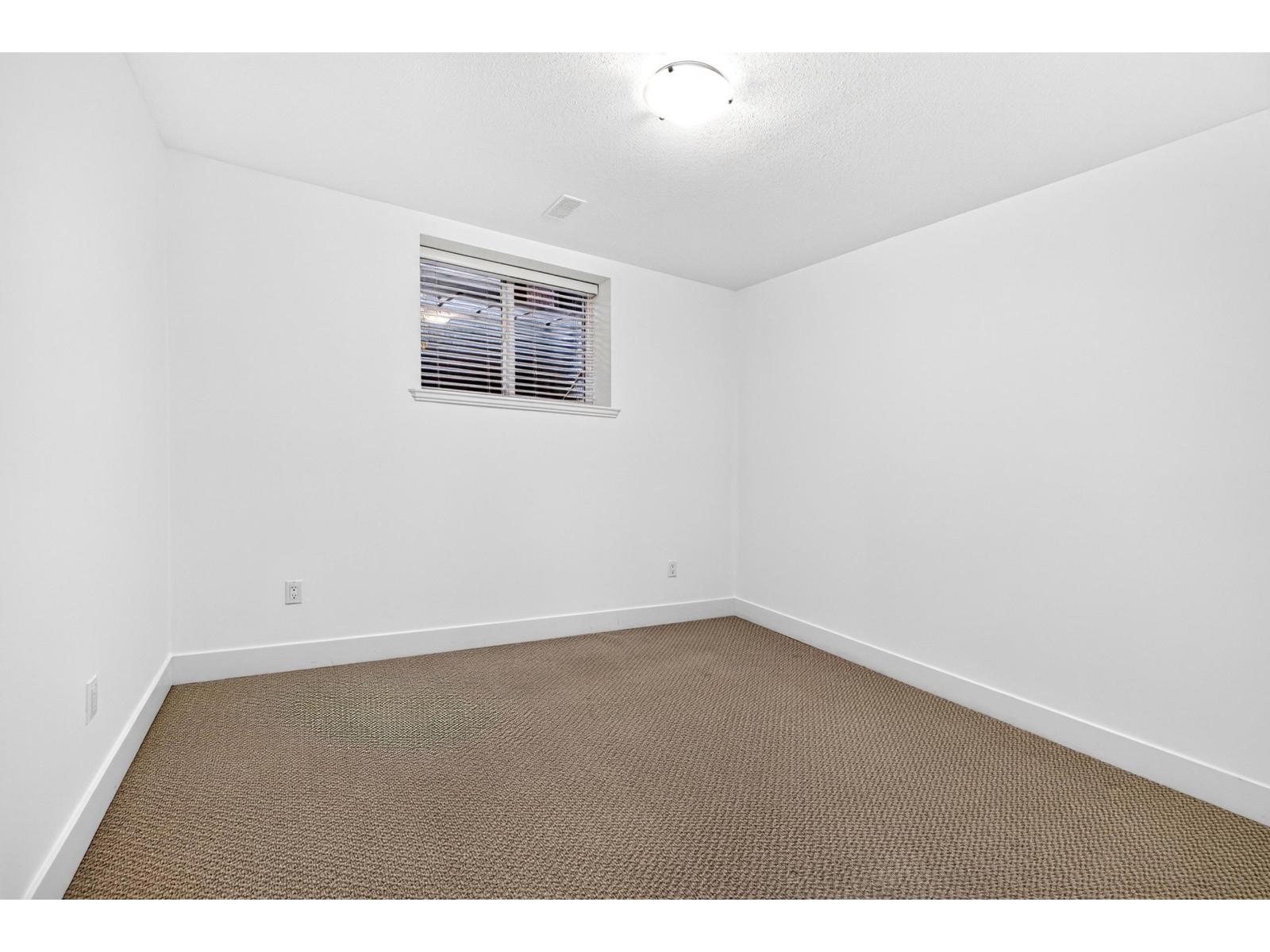 6970 195a Street Property Photo 32