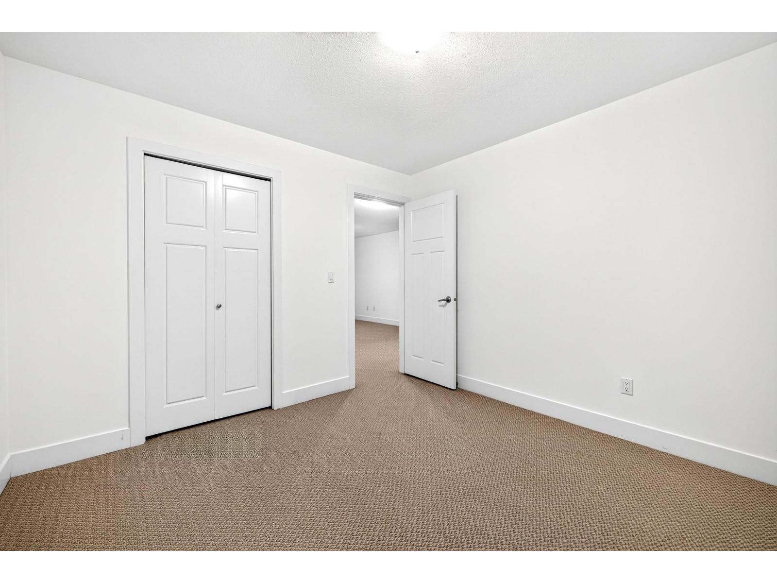 6970 195a Street Property Photo 33