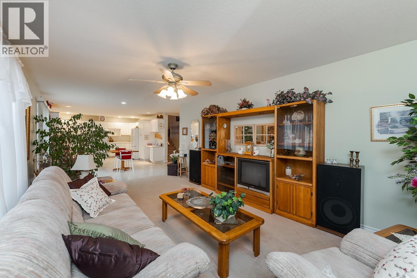 110 6807 Westgate Avenue Property Photo 7