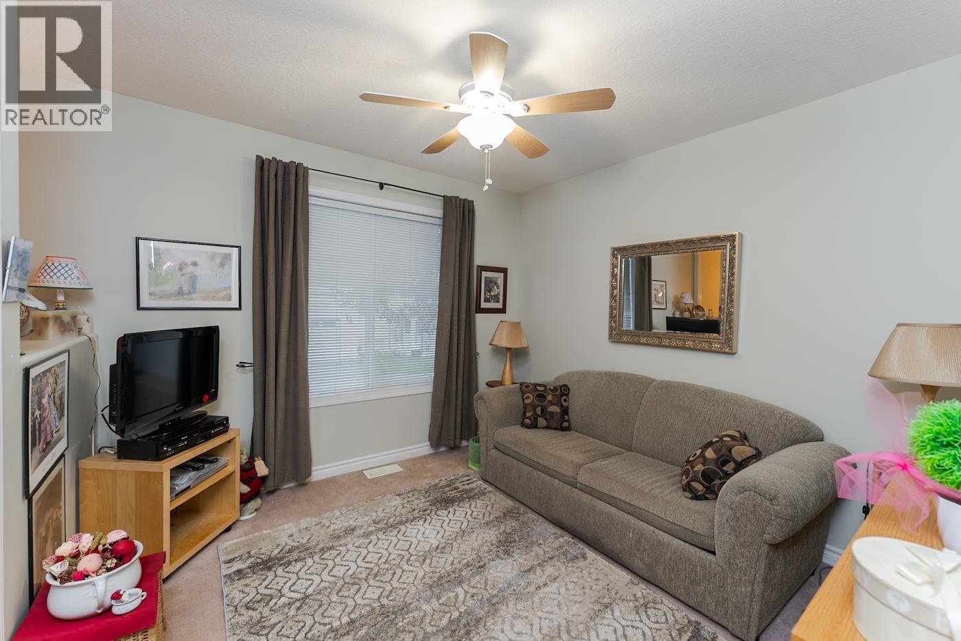 110 6807 Westgate Avenue Property Photo 15