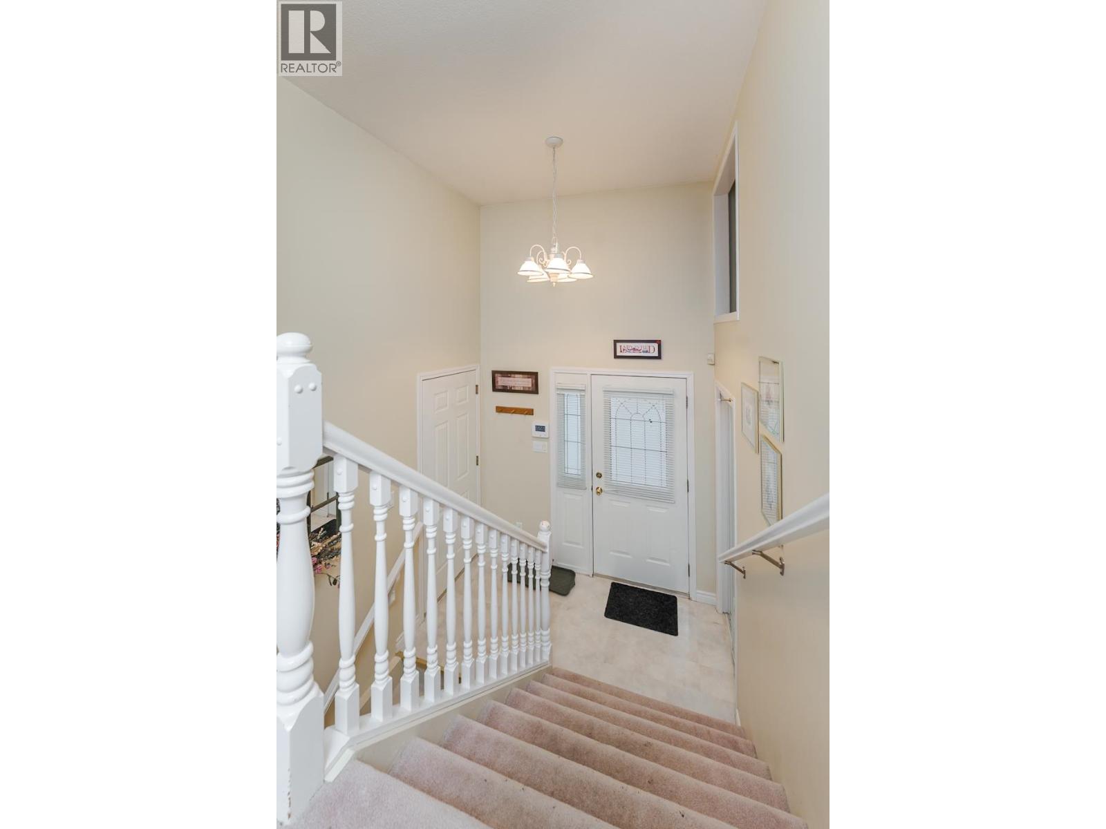 110 6807 Westgate Avenue Property Photo 25