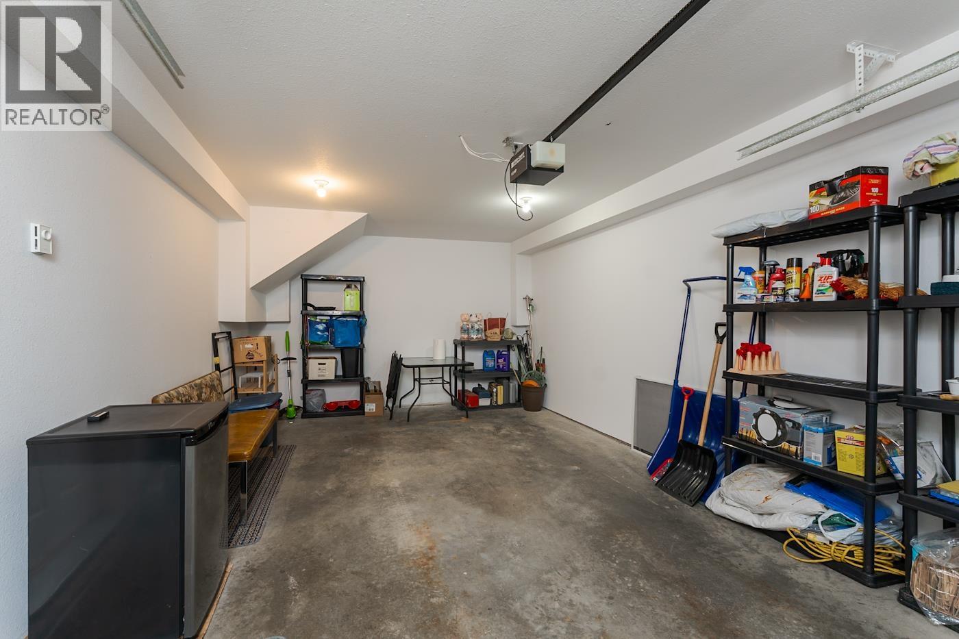 110 6807 Westgate Avenue Property Photo 26