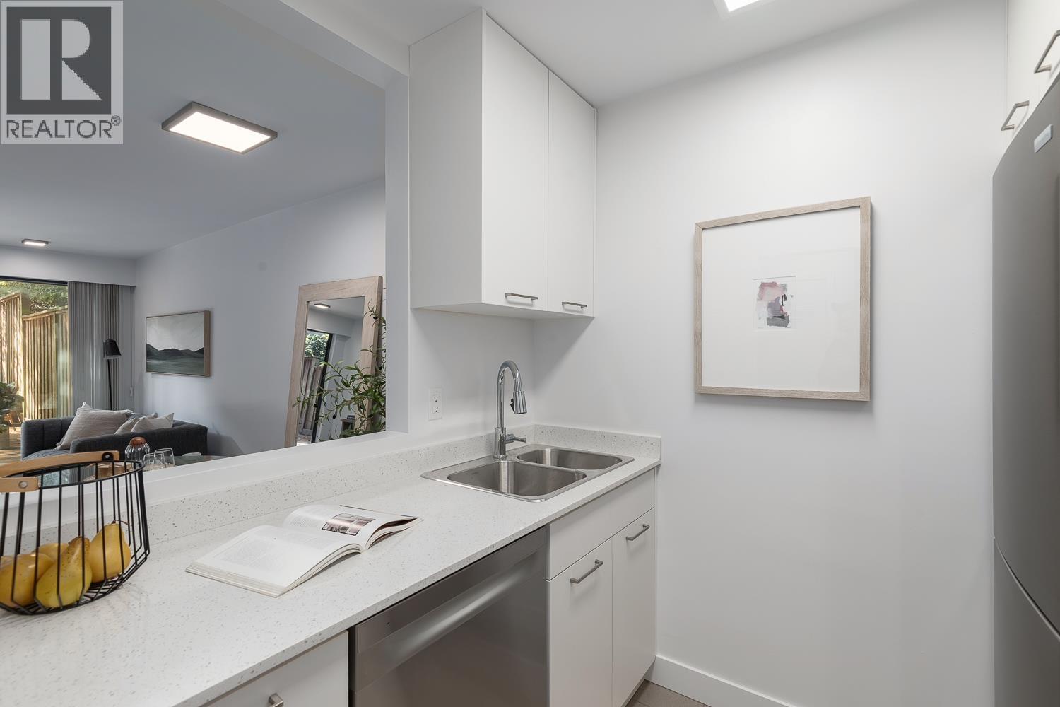 207 2410 Cornwall Avenue Property Photo 10