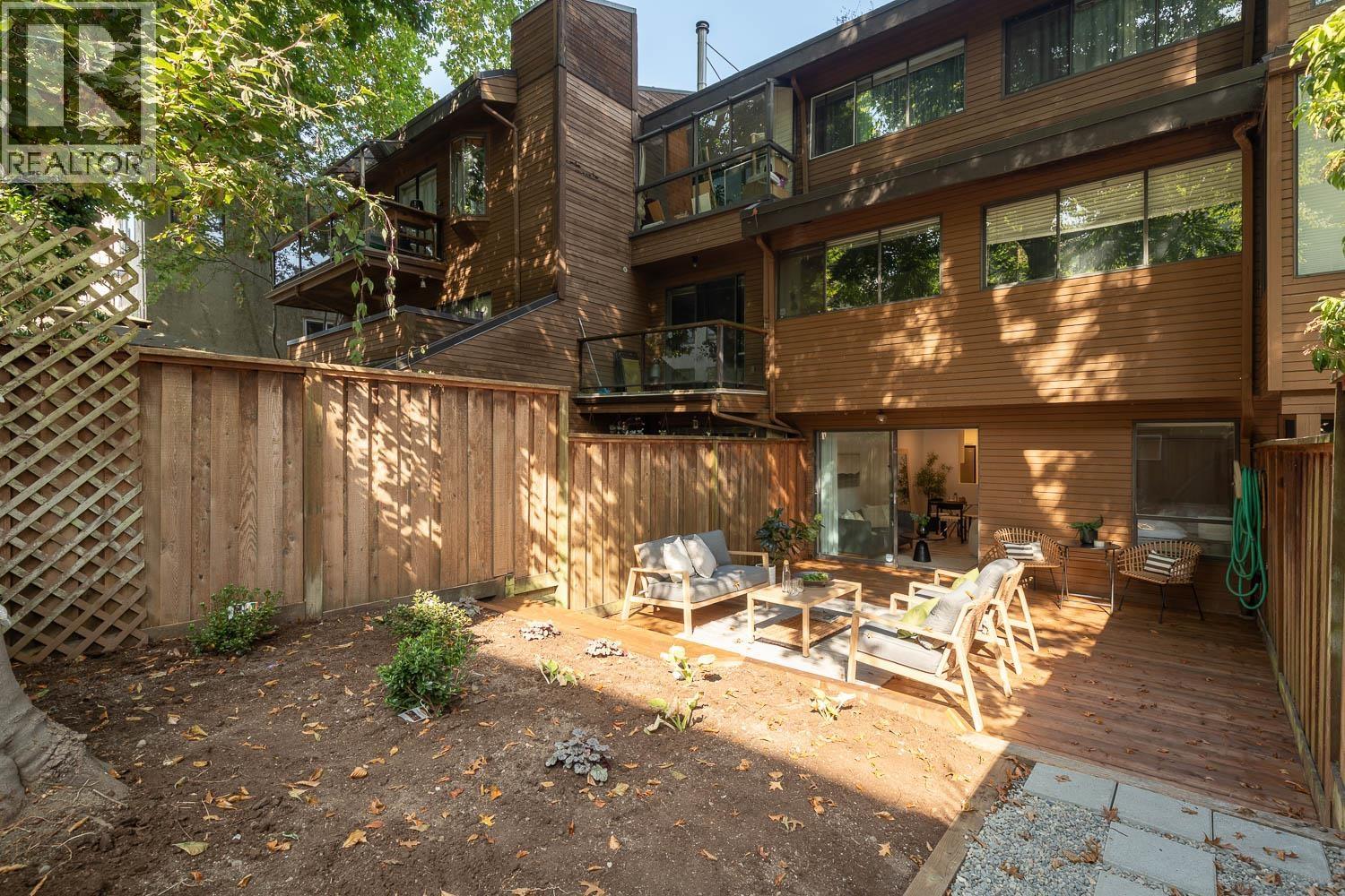 207 2410 Cornwall Avenue Property Photo 23