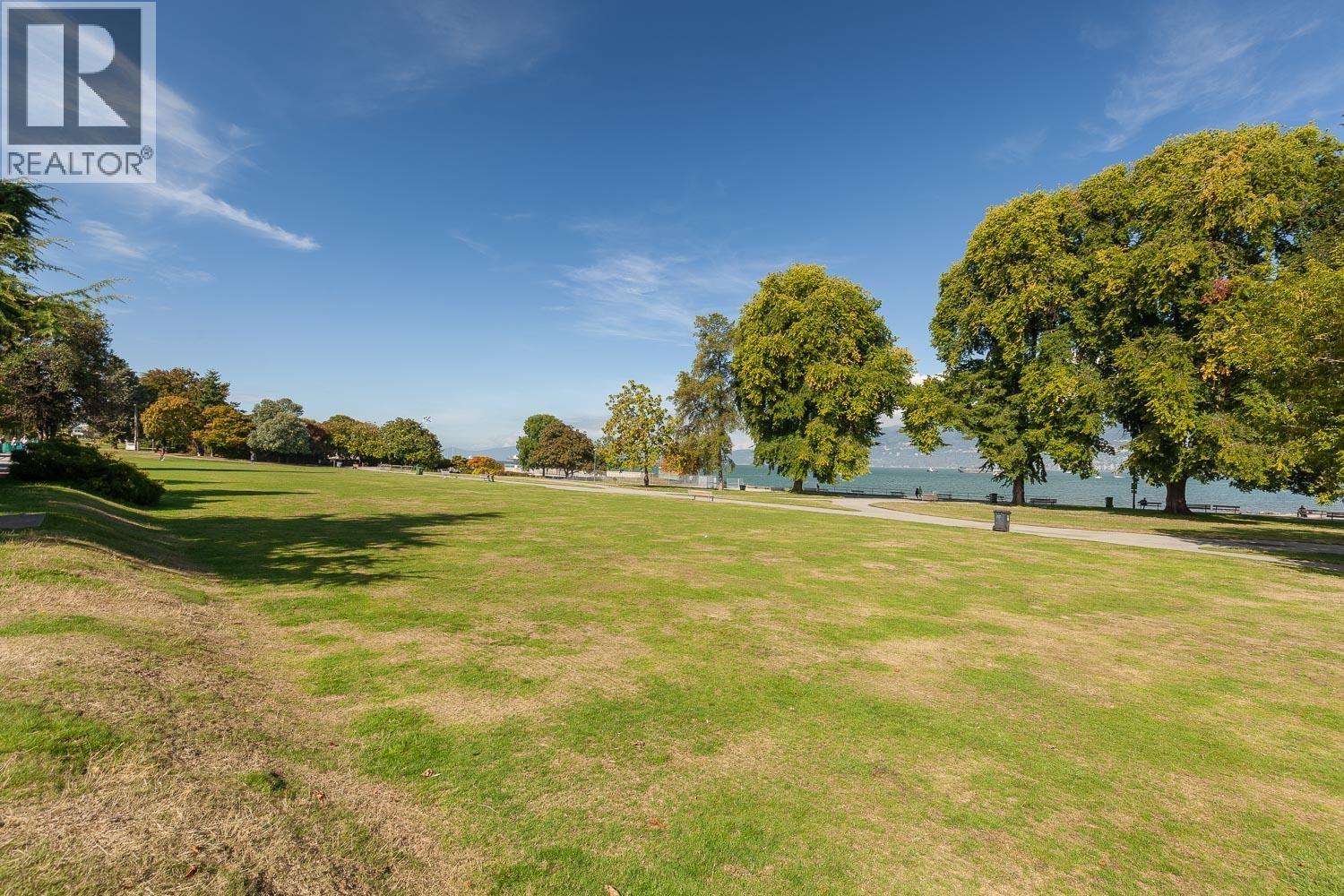207 2410 Cornwall Avenue Property Photo 27