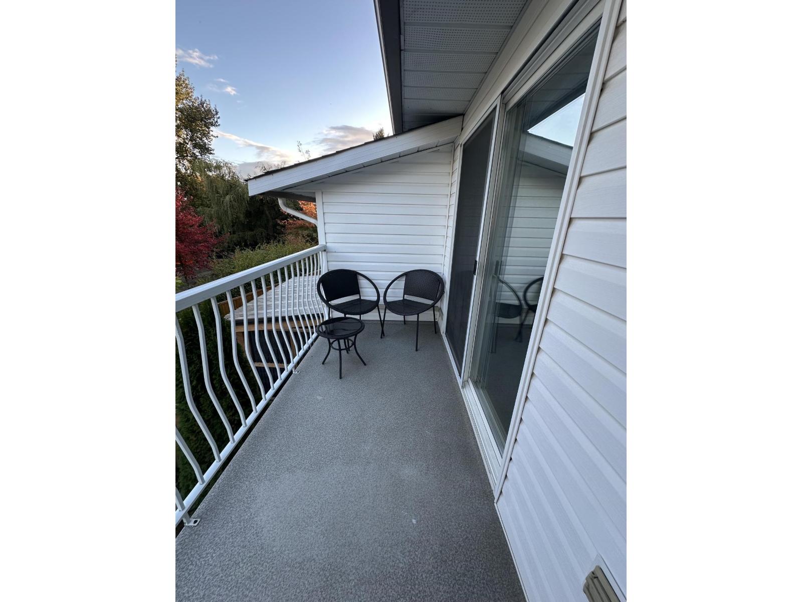 7715 Property Photo 16