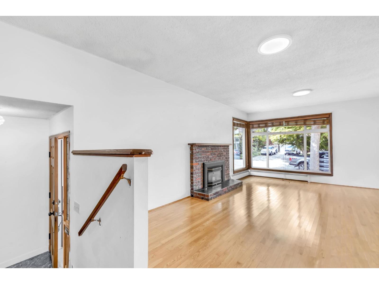 12881 Carluke Crescent Property Photo 5