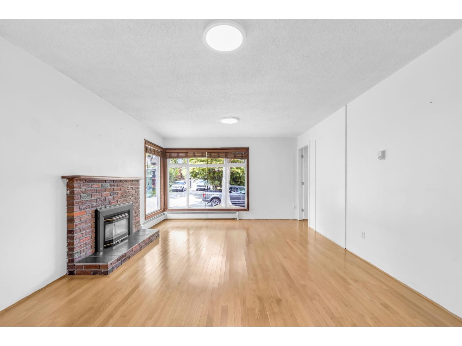 12881 Carluke Crescent Property Photo 6