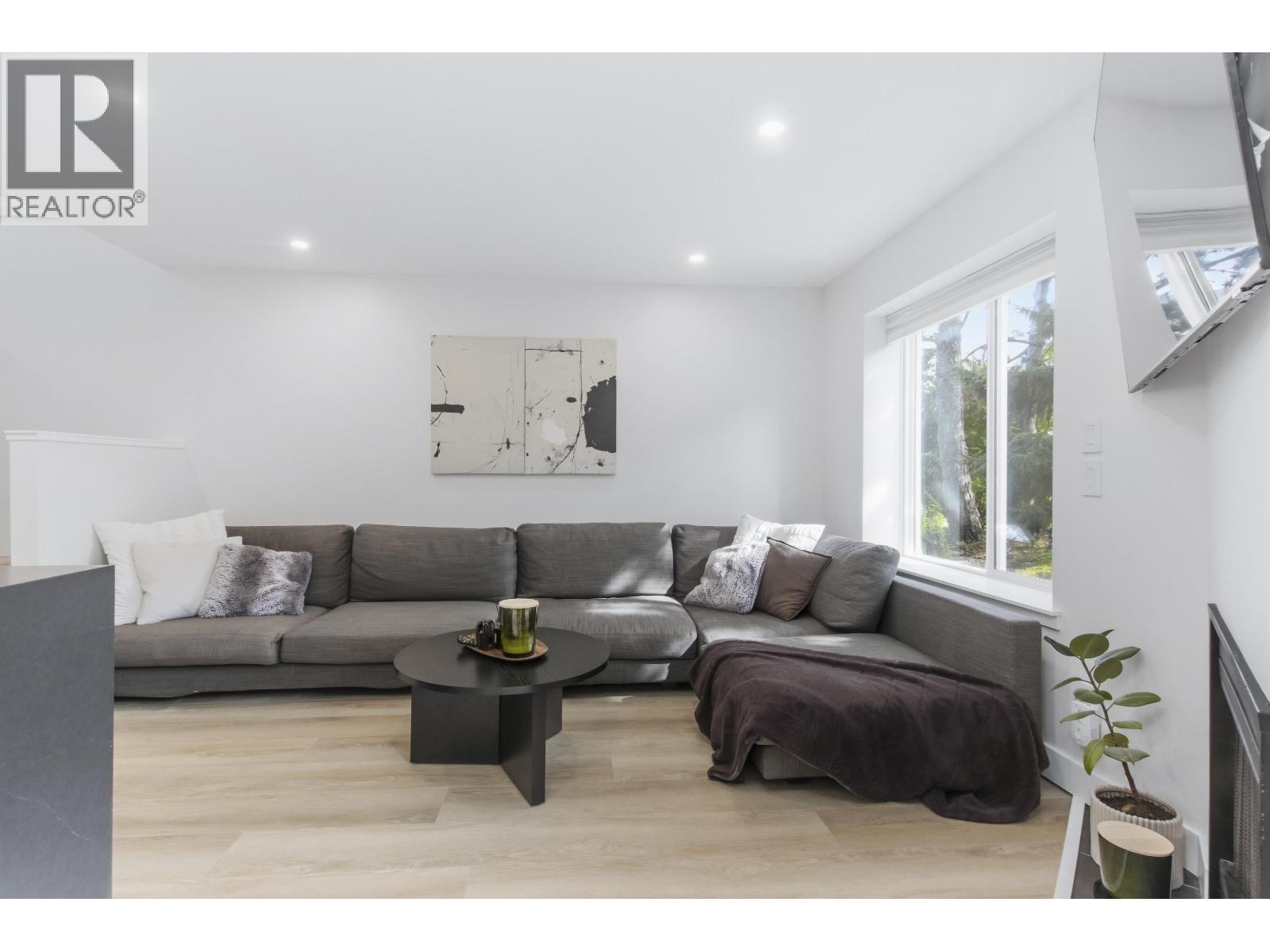 16 40200 Government Road Property Photo 15