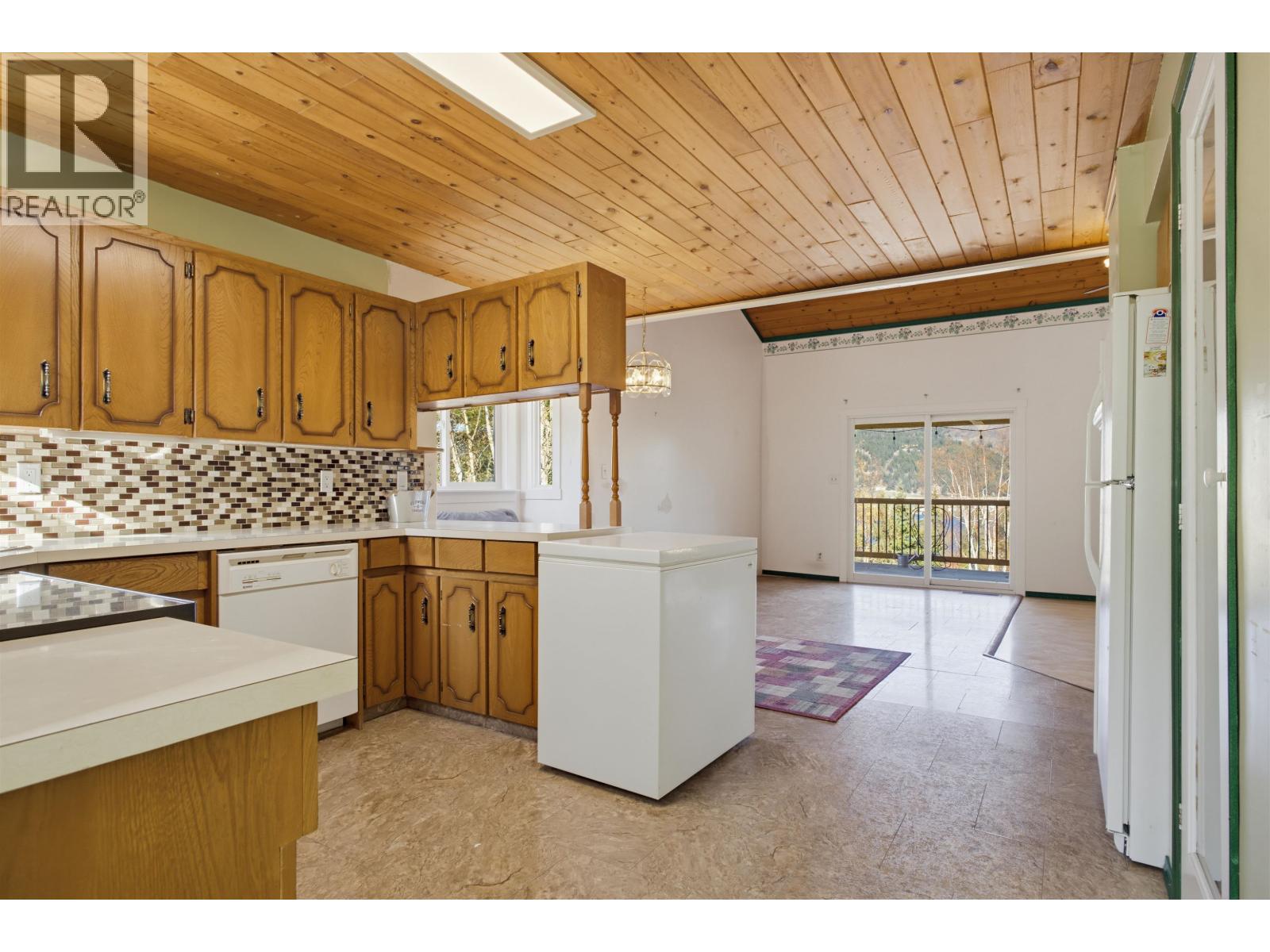 2134 South Lakeside Drive Property Photo 7
