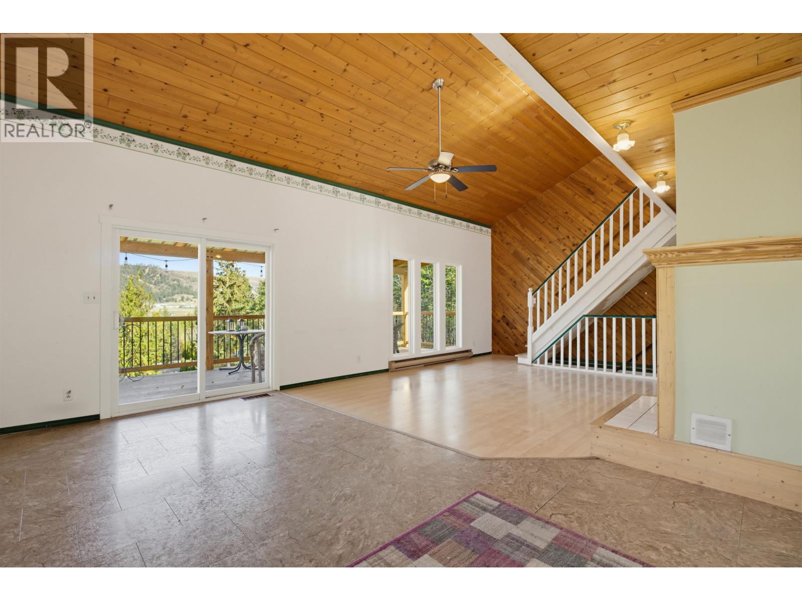 2134 South Lakeside Drive Property Photo 8