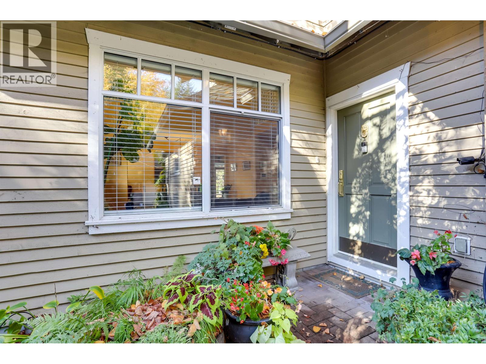 24 5650 Hampton Place Property Photo 3