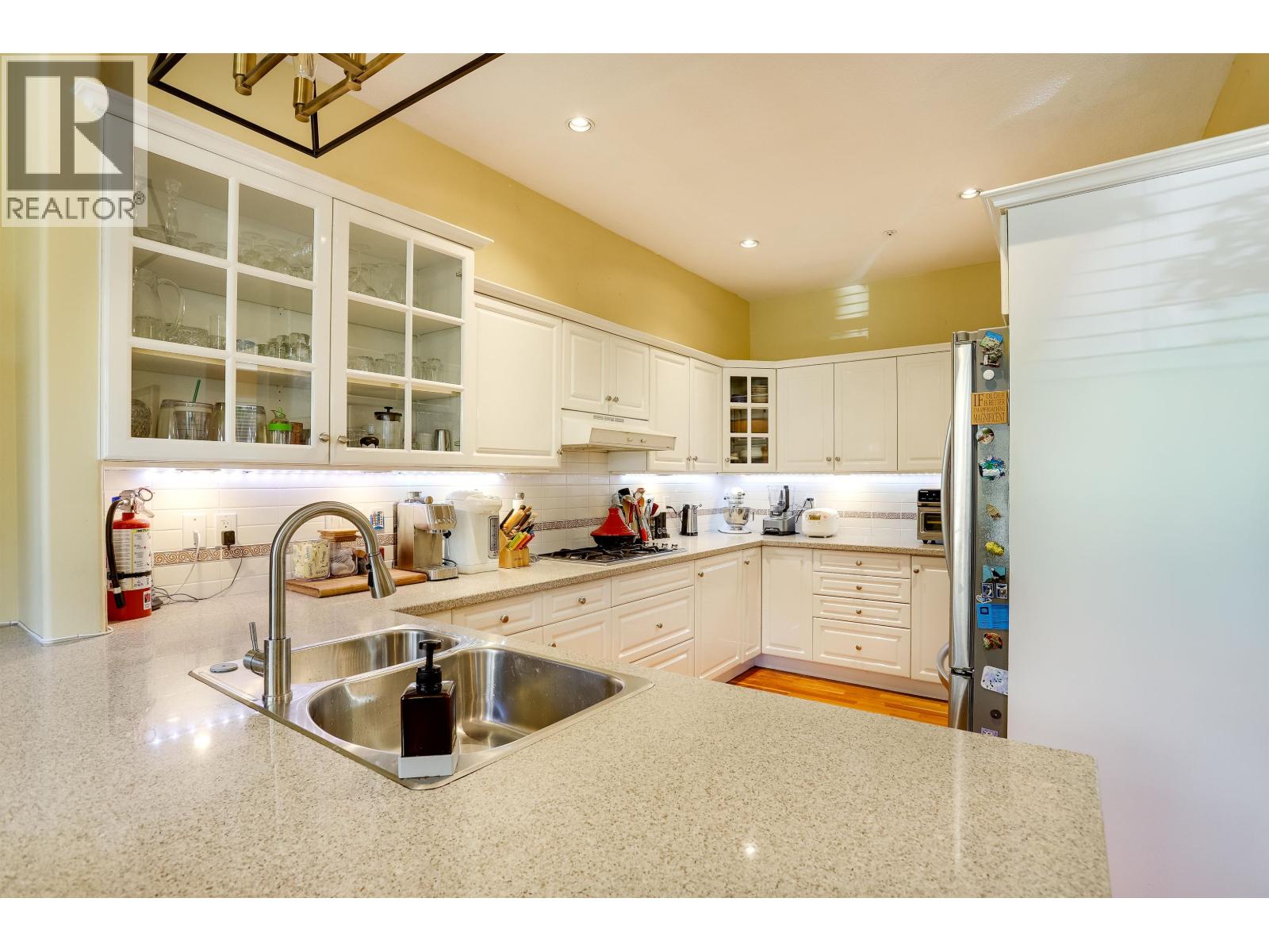 24 5650 Hampton Place Property Photo 18