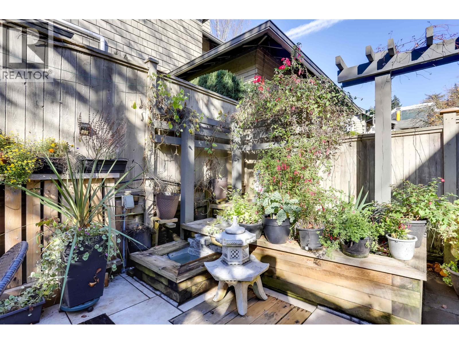 24 5650 Hampton Place Property Photo 35