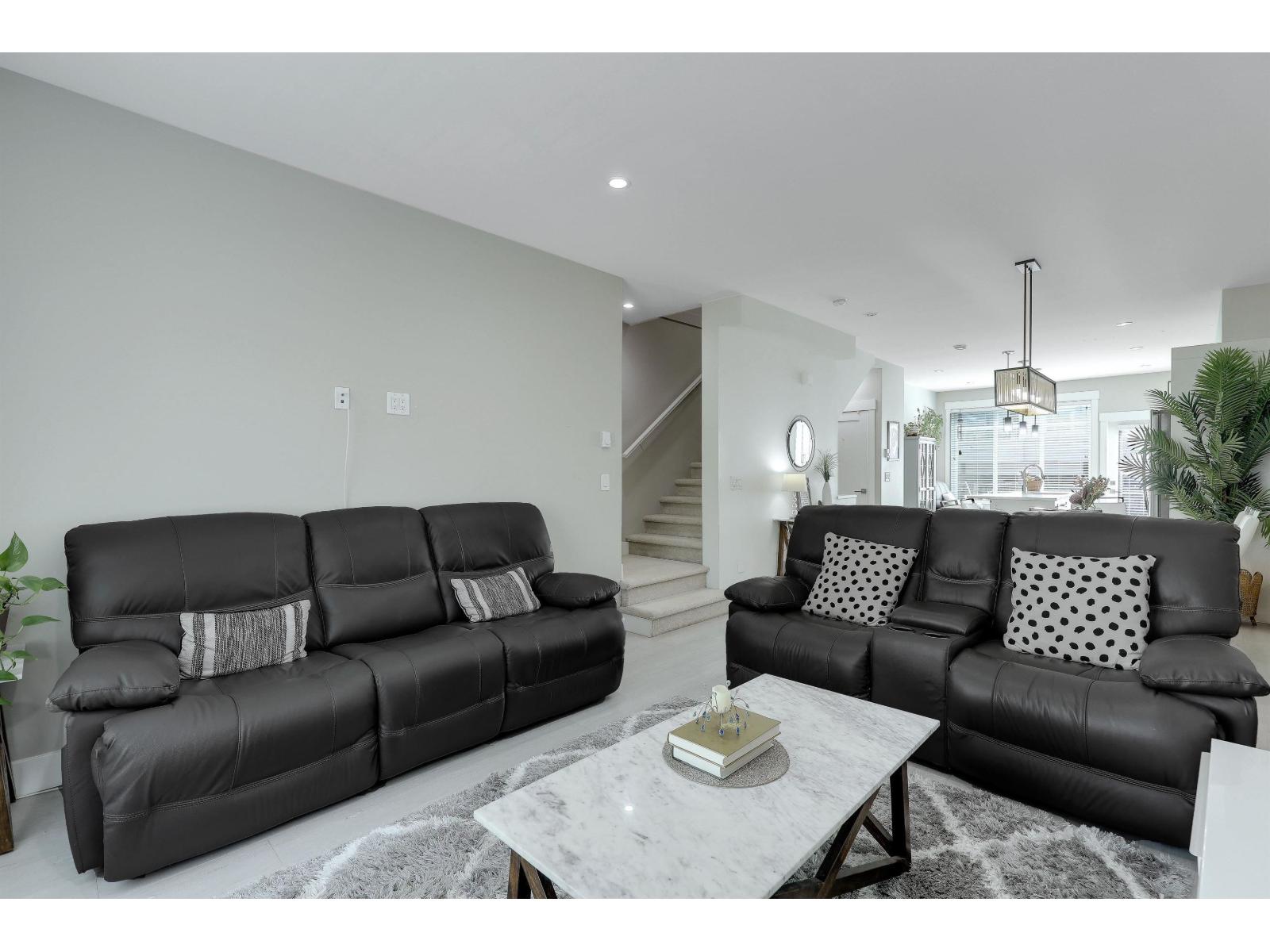 24 14499 64 Avenue Property Photo 17