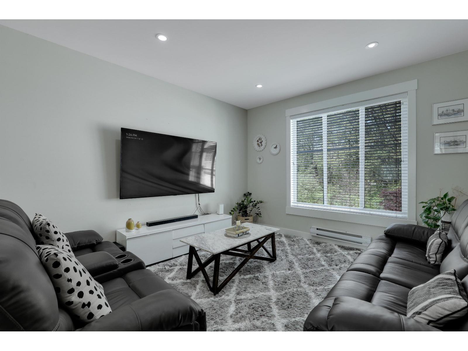 24 14499 64 Avenue Property Photo 20