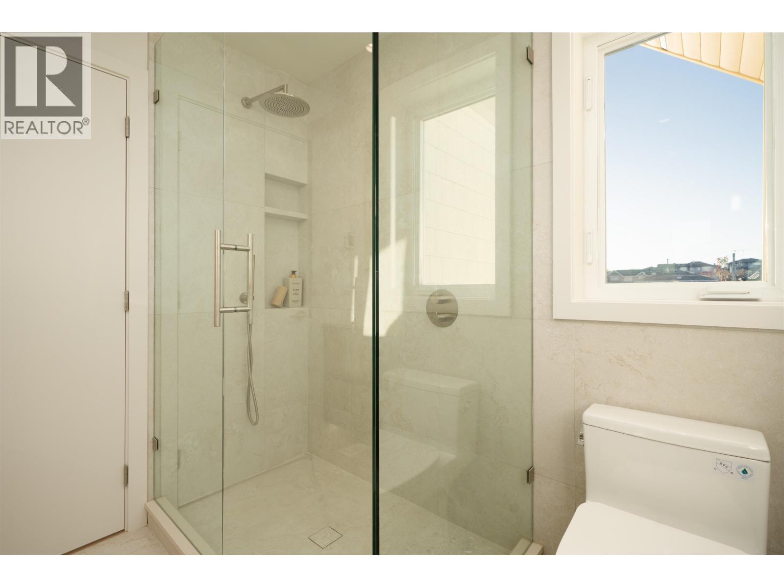 2 1458 Rosser Avenue Property Photo 20