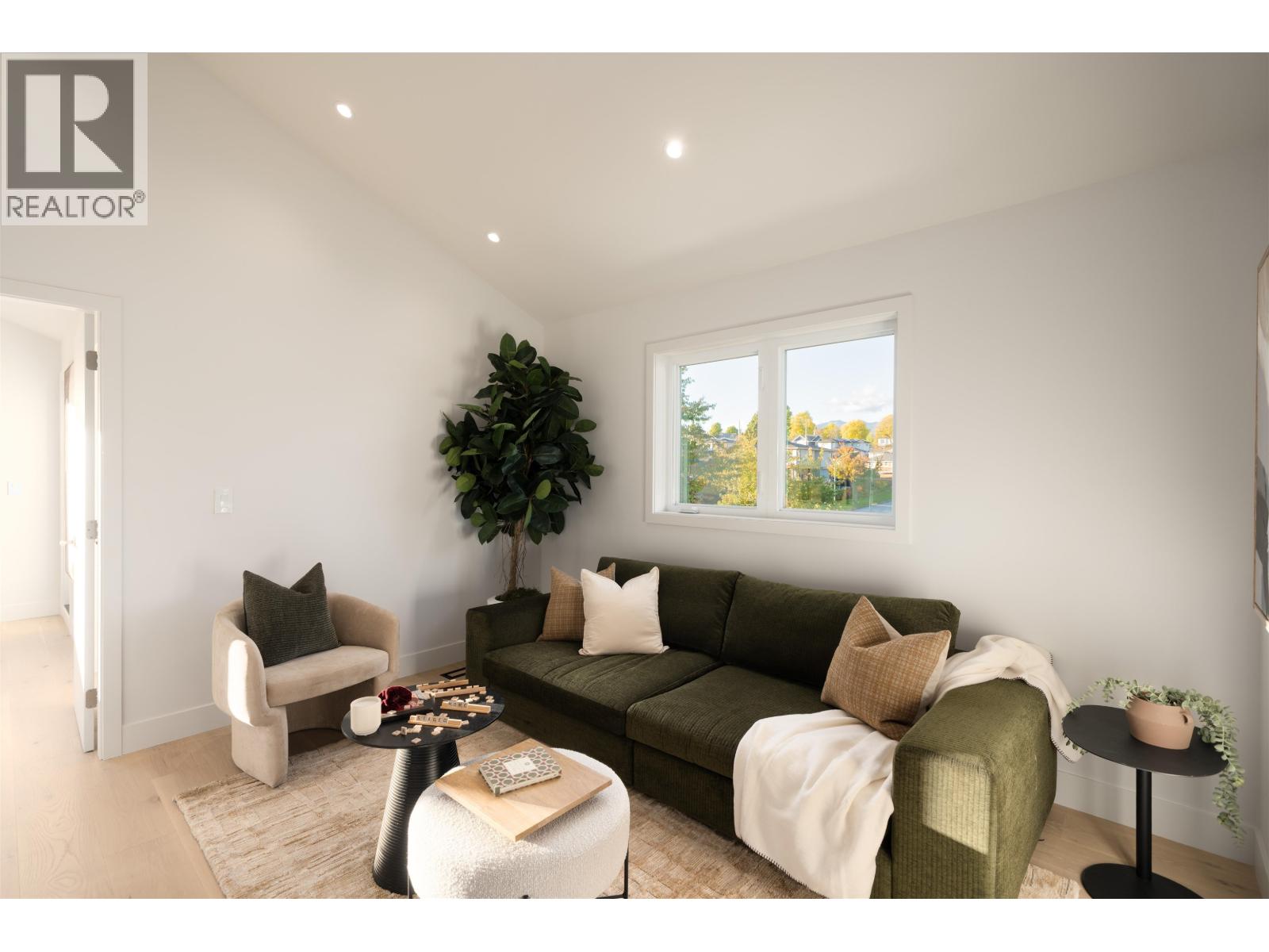 2 1458 Rosser Avenue Property Photo 21