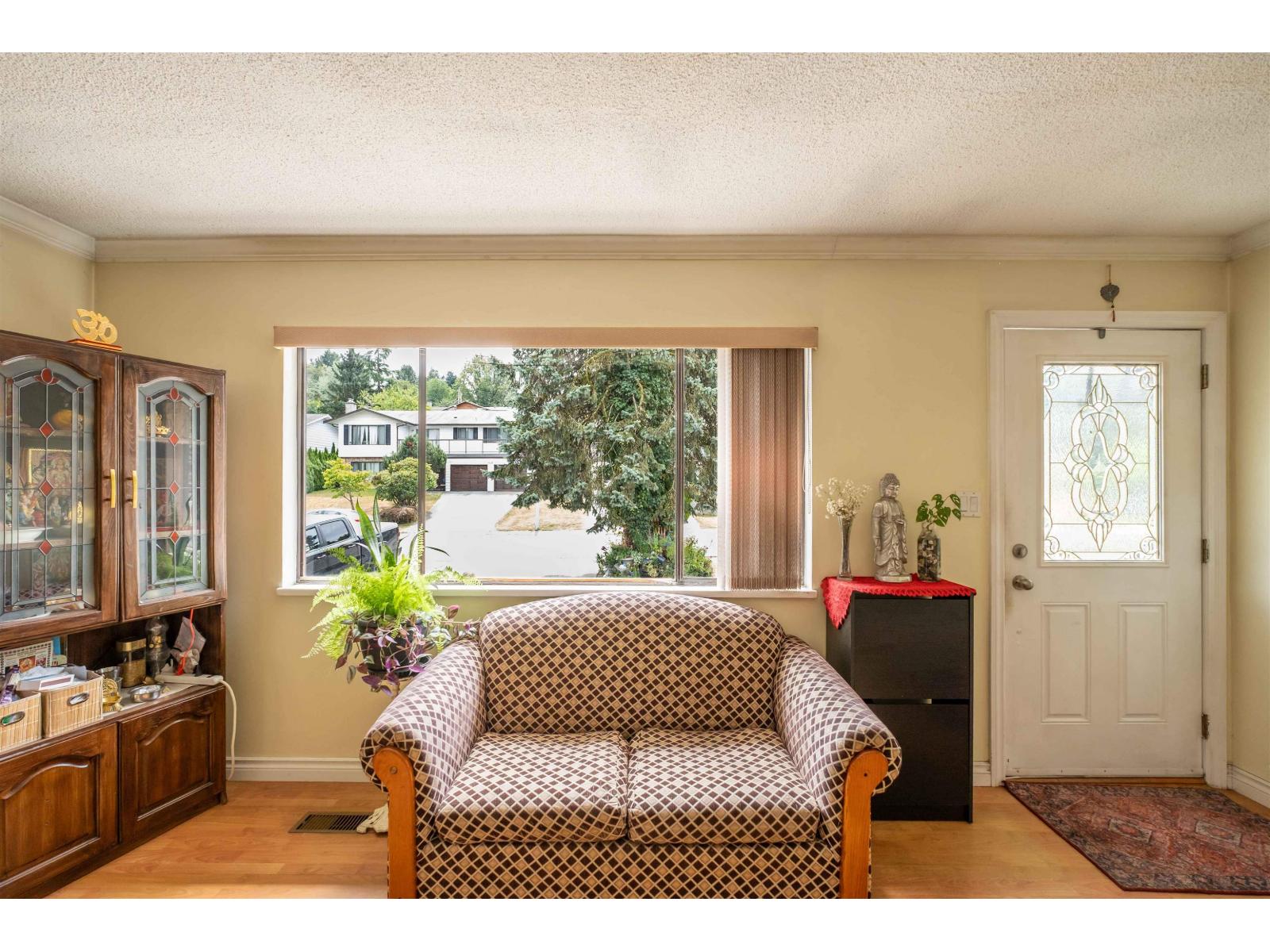 13389 Crestview Drive Property Photo 5