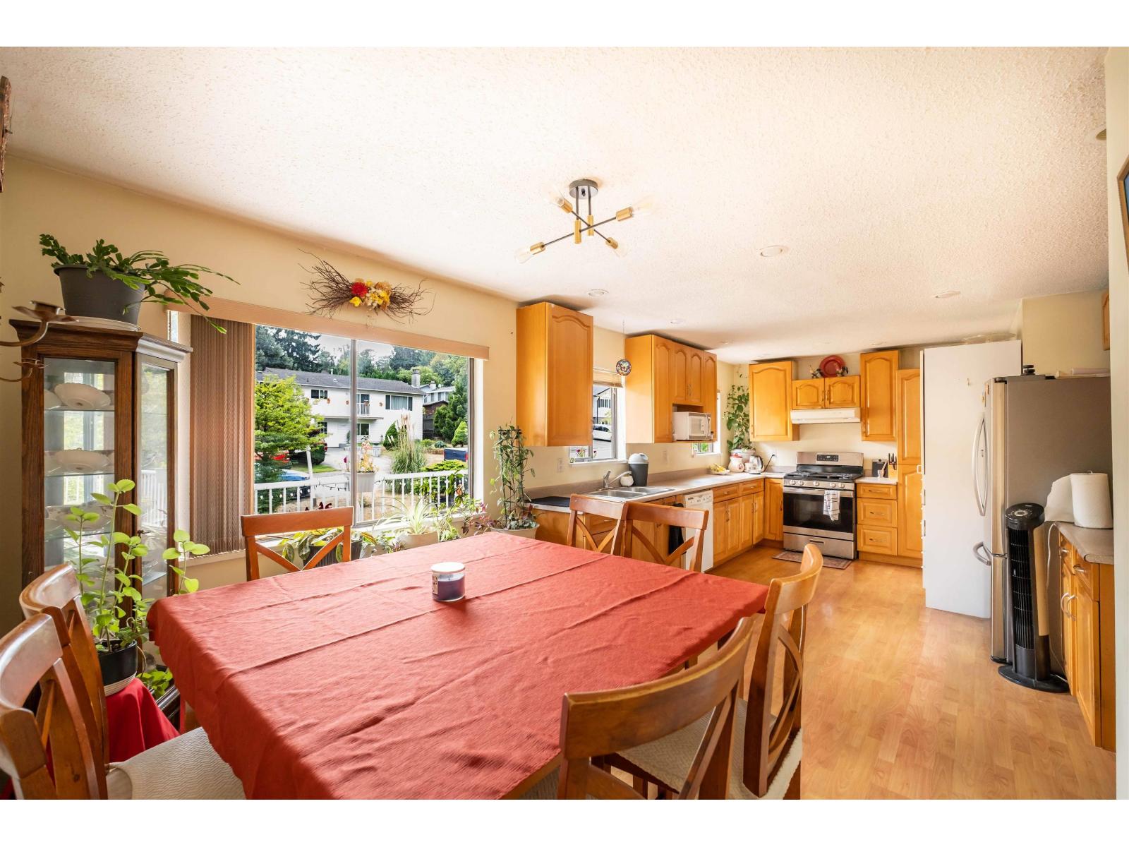 13389 Crestview Drive Property Photo 8